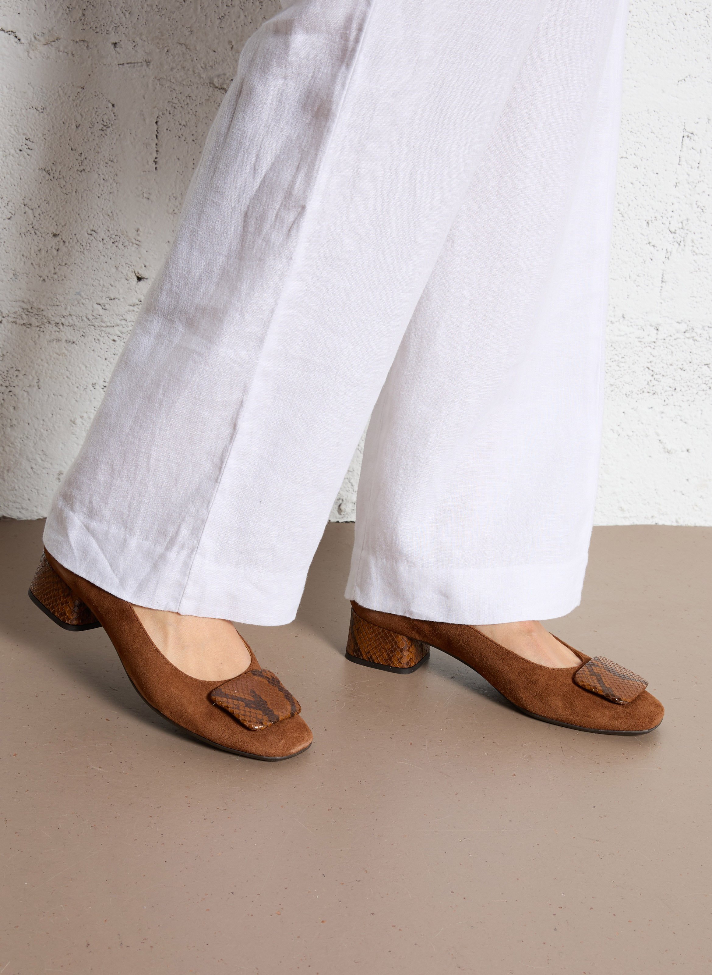 Pumps met python details in leer REQINS Bruin