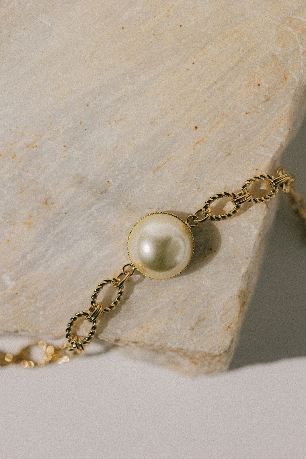 Silver plated pearl bracelet Golden