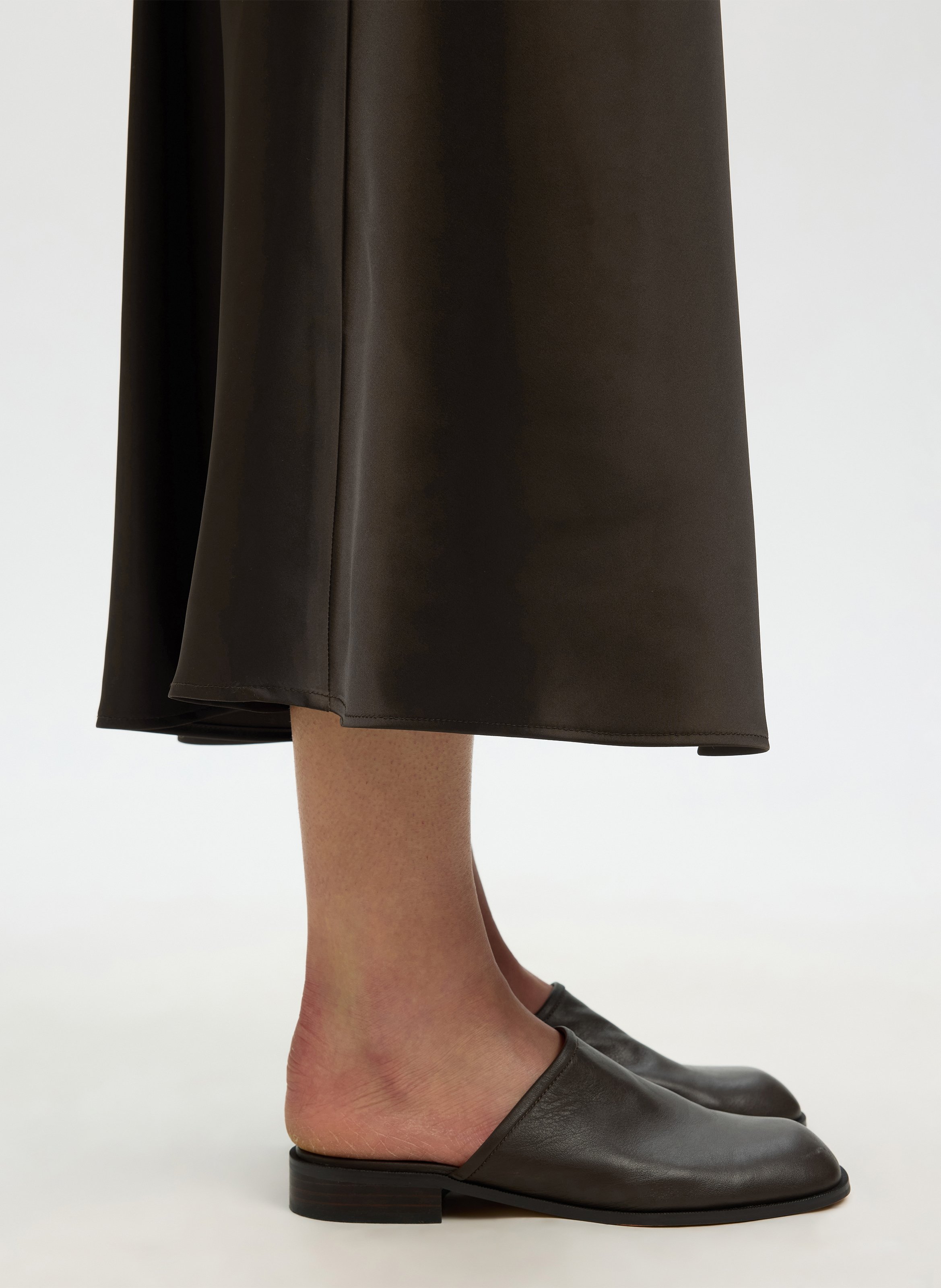 Jupe midi évasée en satin SELECTED Marron