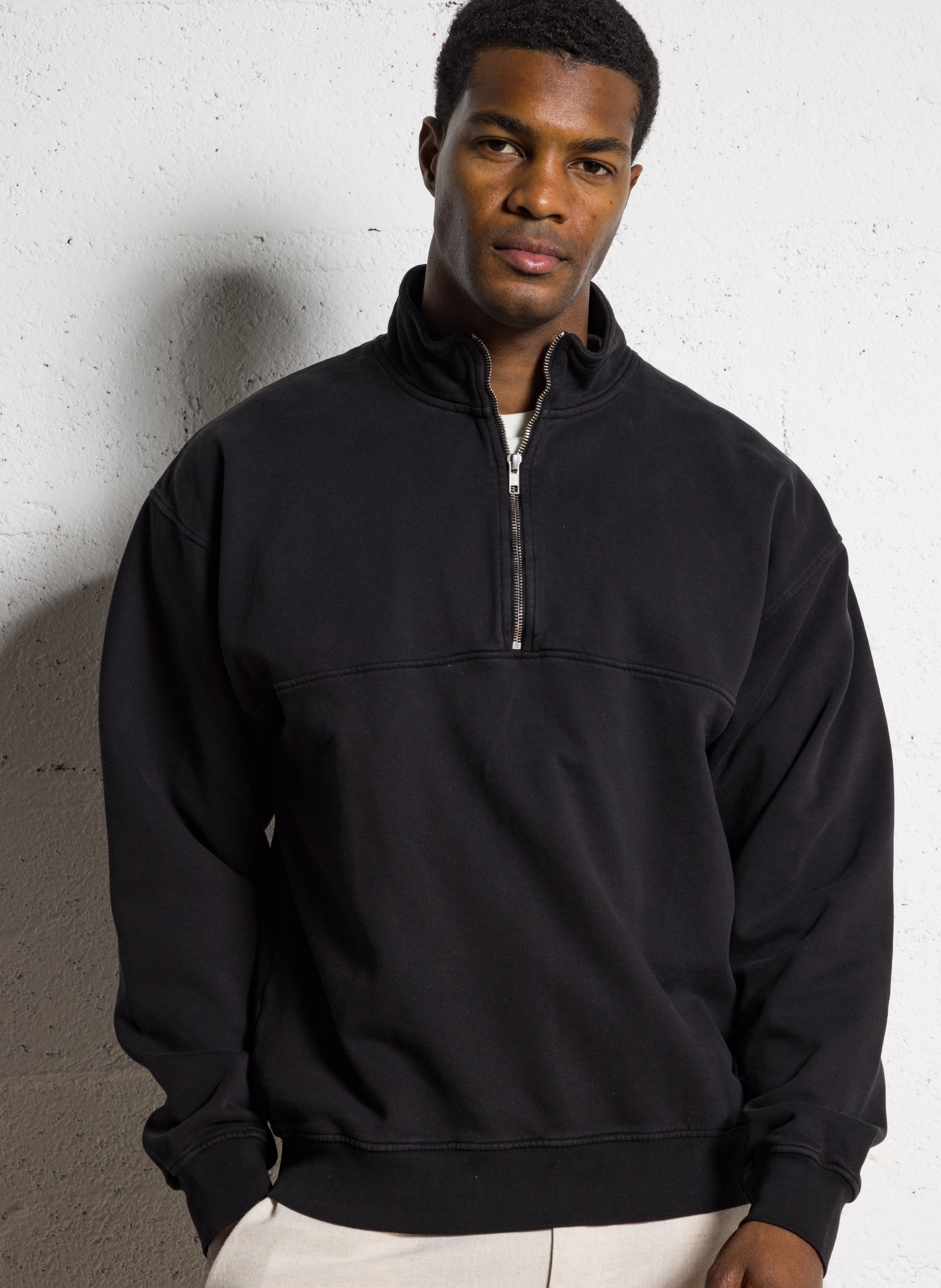 SWEATSHIRT COLORFUL STANDARD Schwarz