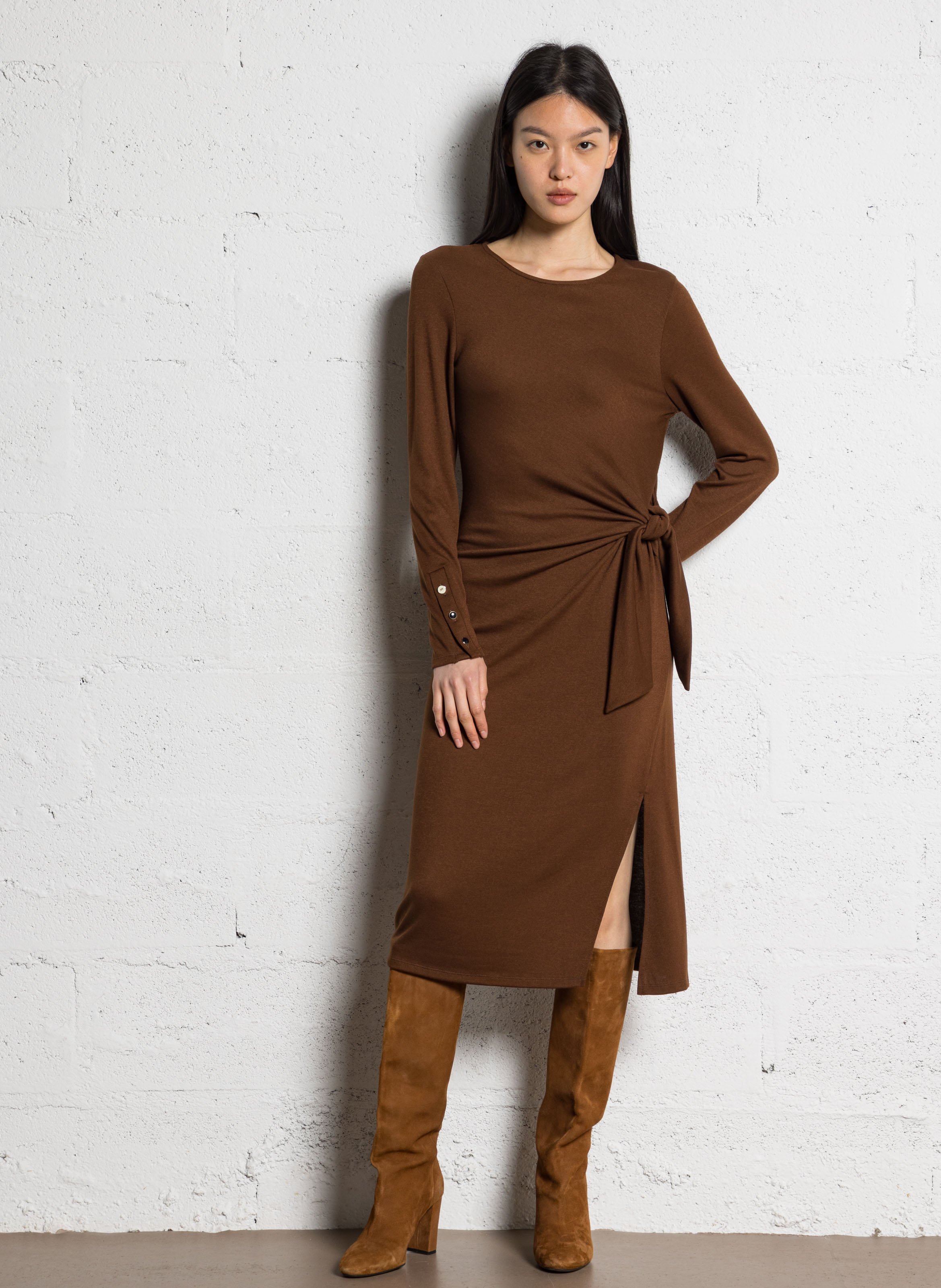 Solid color draped waist slit midi dress I CODE Brown