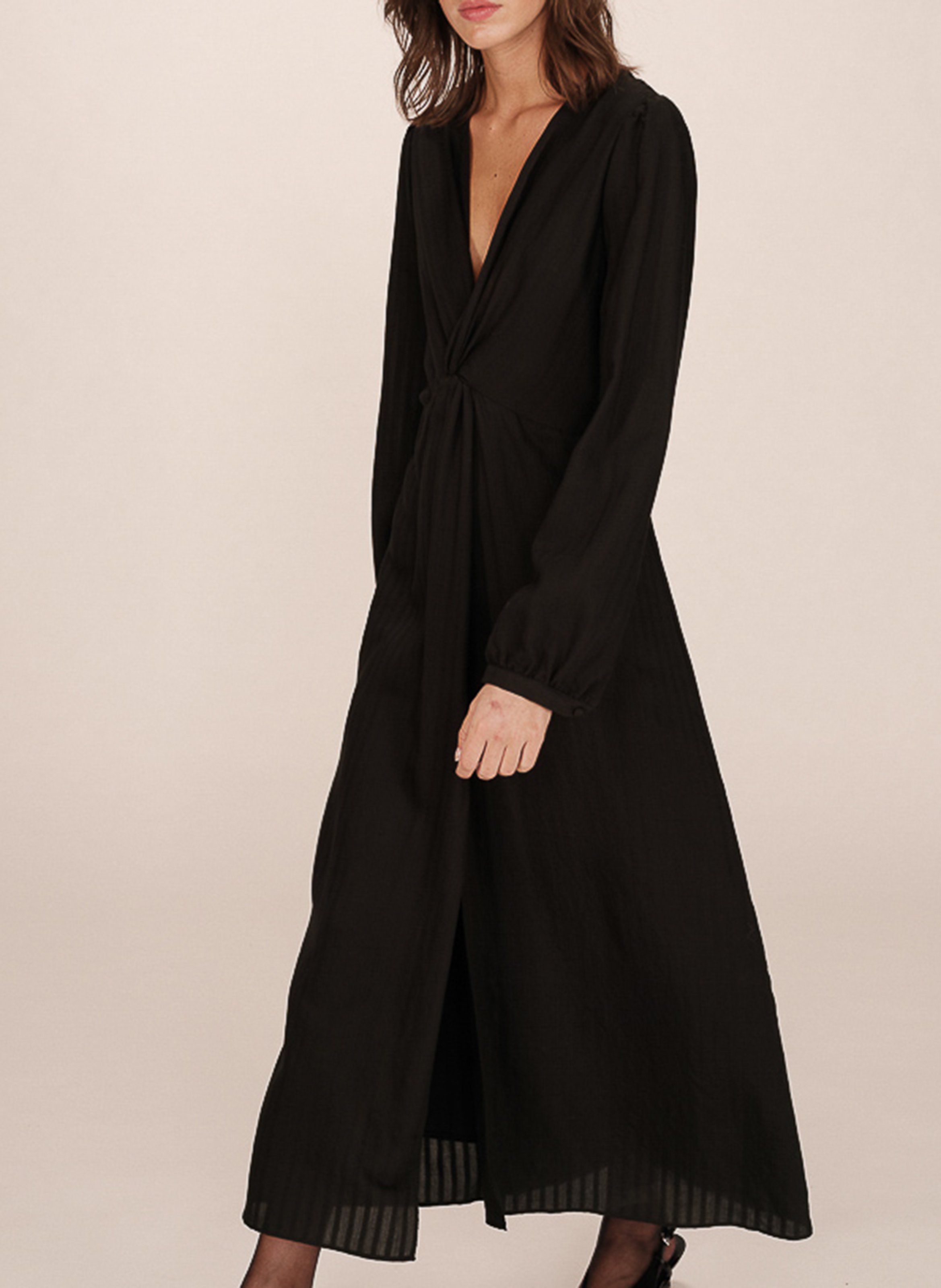 Long V-neck dress with twisted detail GRACE ET MILA Black