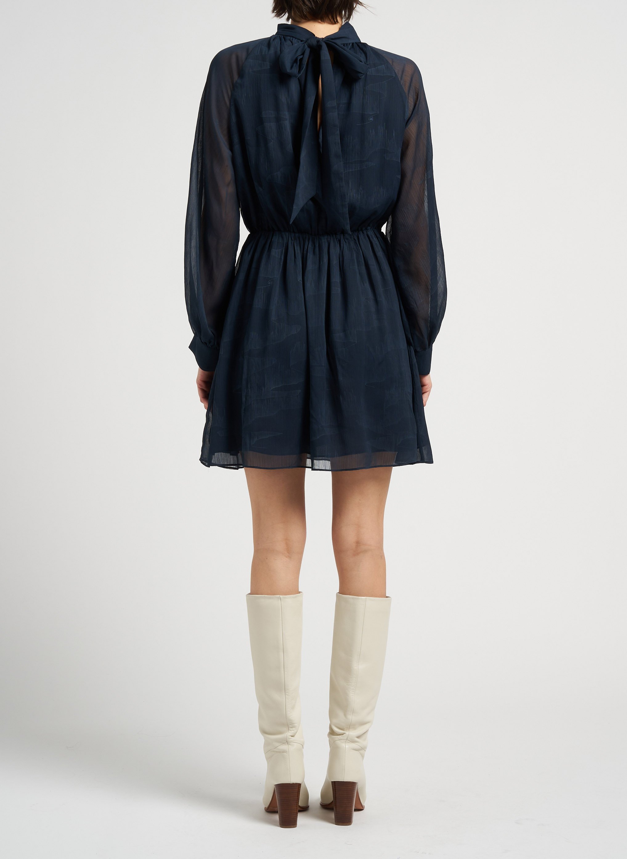 Tailliertes Kurzkleid mit V-Ausschnitt SAMSOE SAMSOE Blau