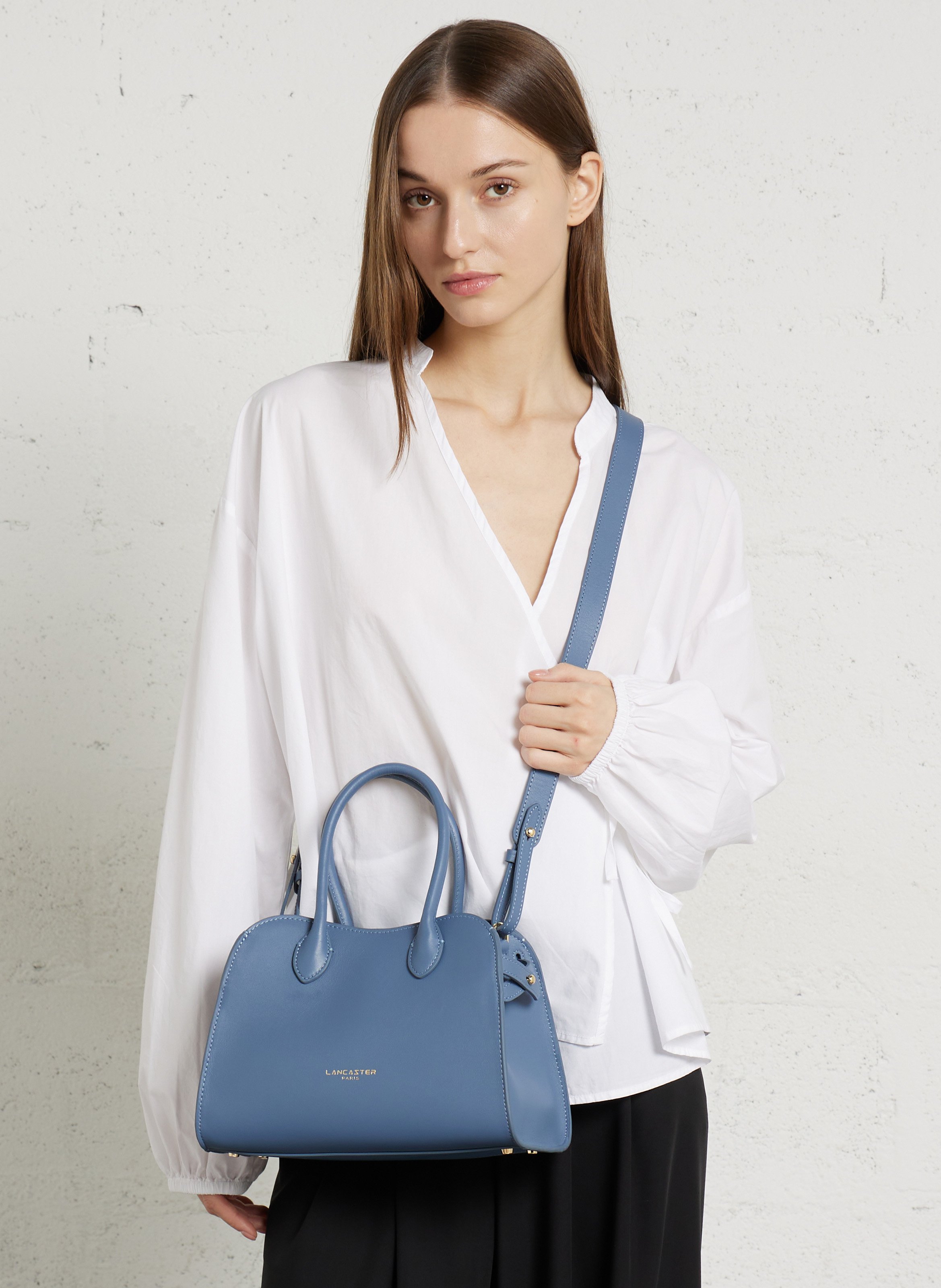 Bowlingtasche aus genarbtem Leder mit Reißverschluss LANCASTER PARIS Blau