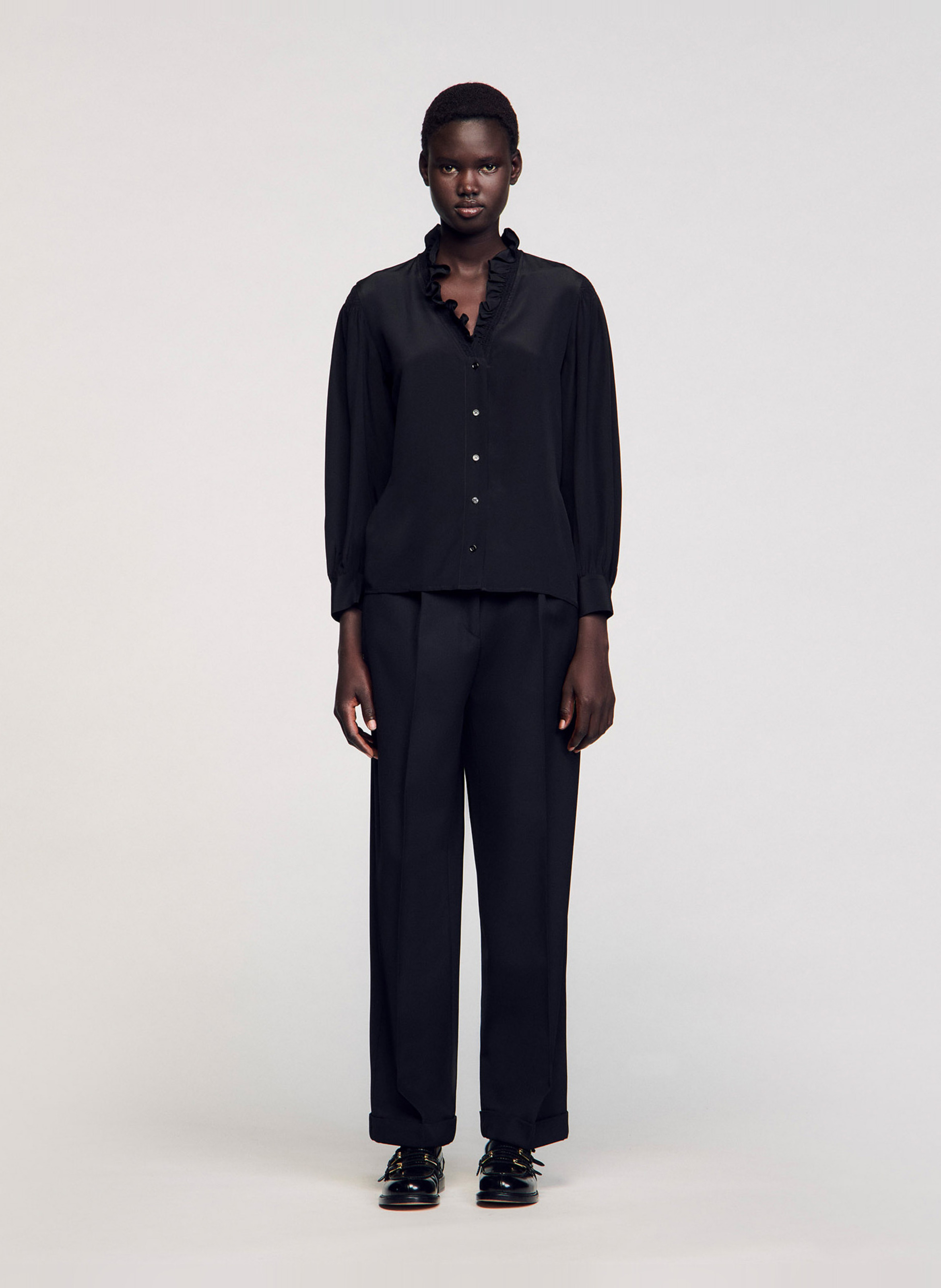 Rechte zijden blouse met V-hals SANDRO Zwart