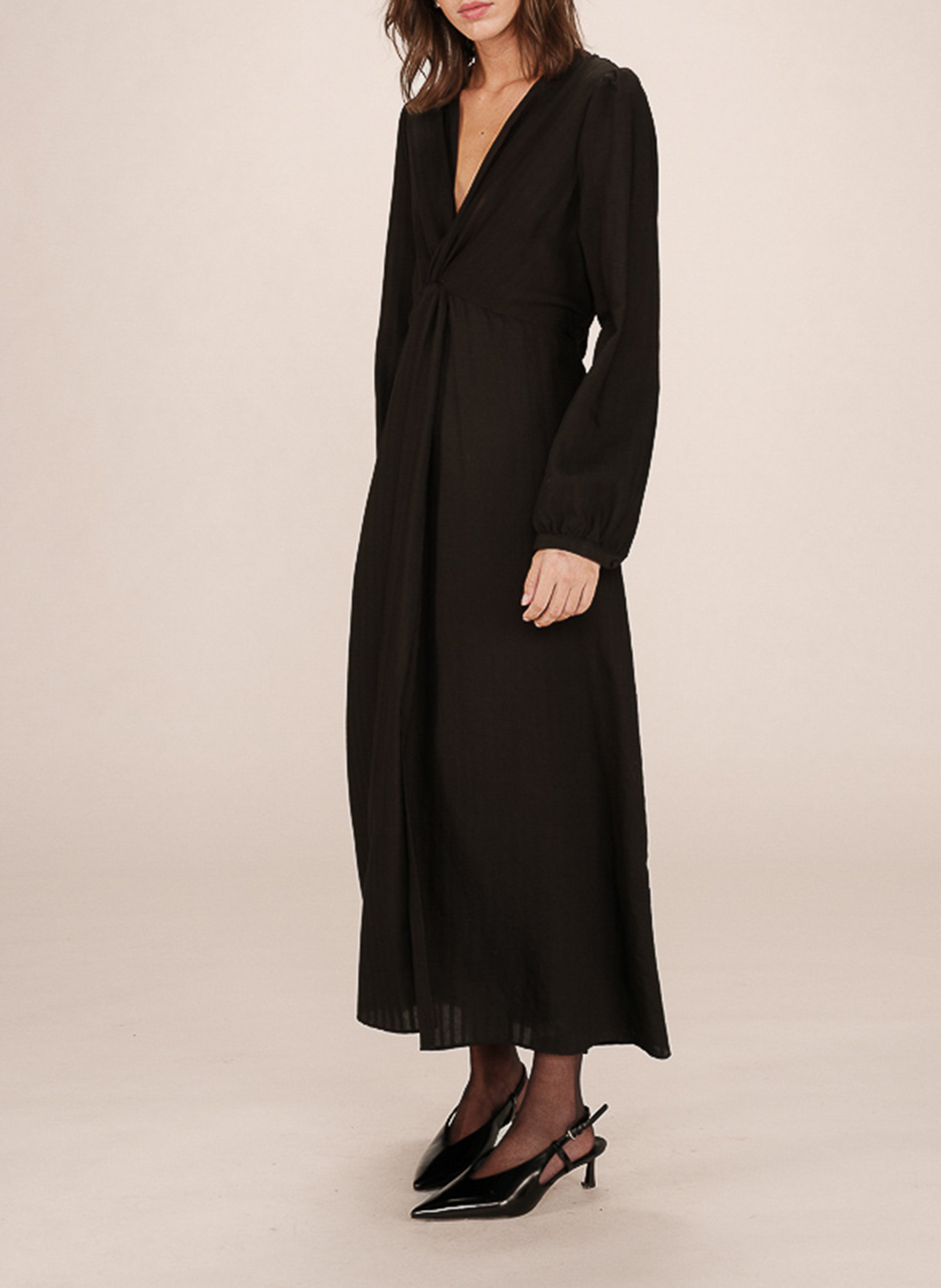 Long V-neck dress with twisted detail GRACE ET MILA Black