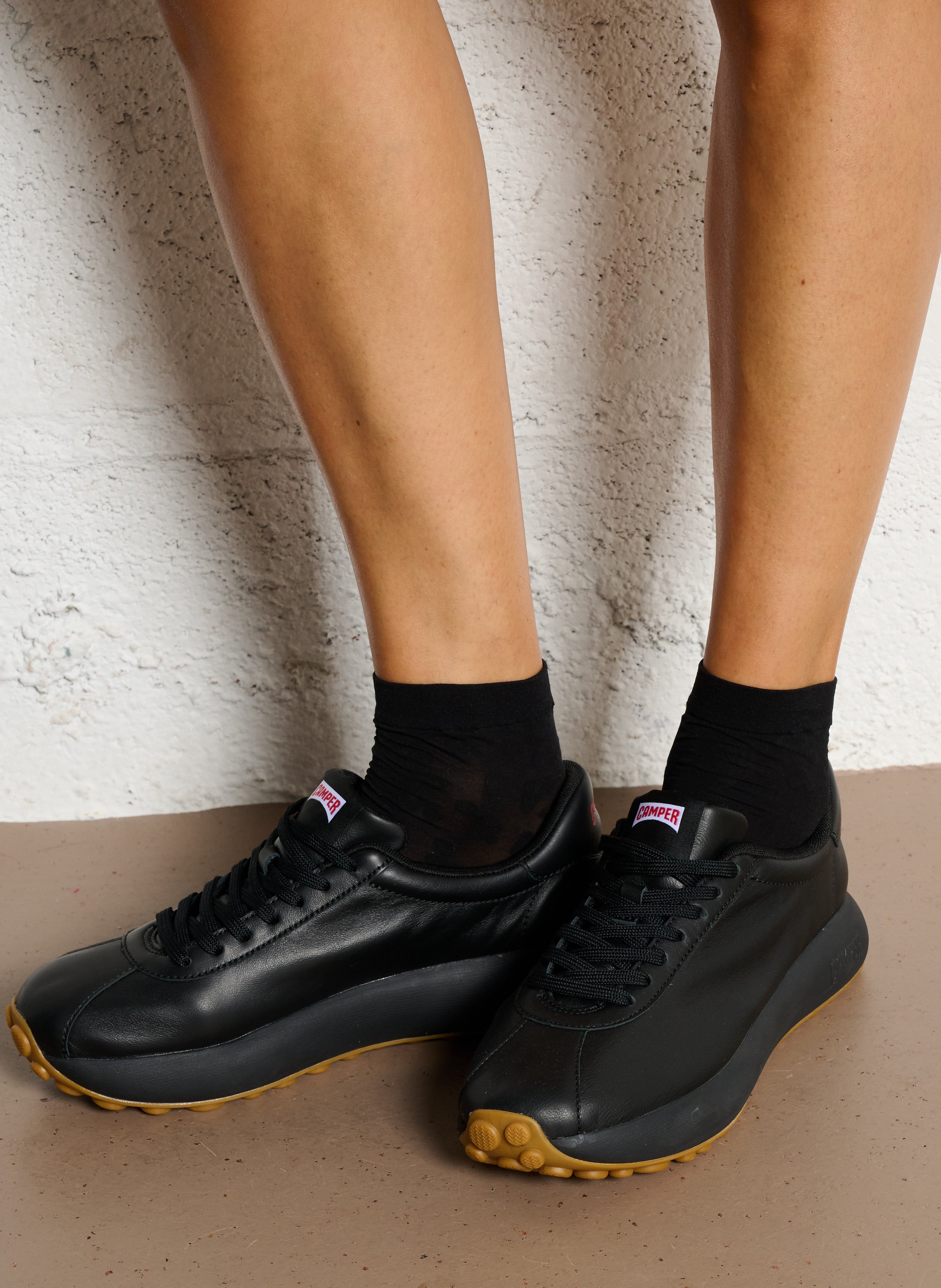 Baskets basses unies en cuir CAMPER Noir