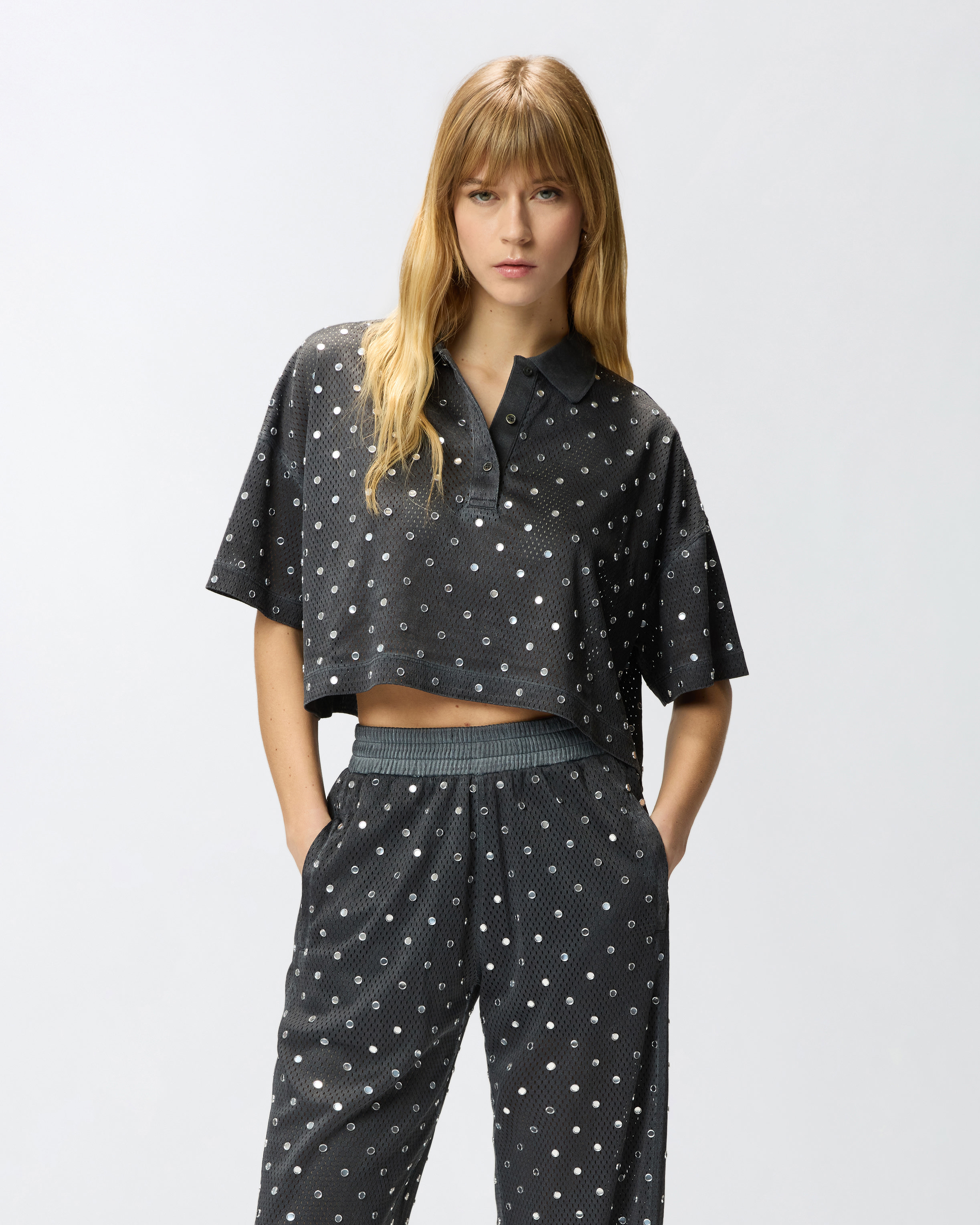 Polo cropped en maille filet à sequins miroirs PINKO Gris