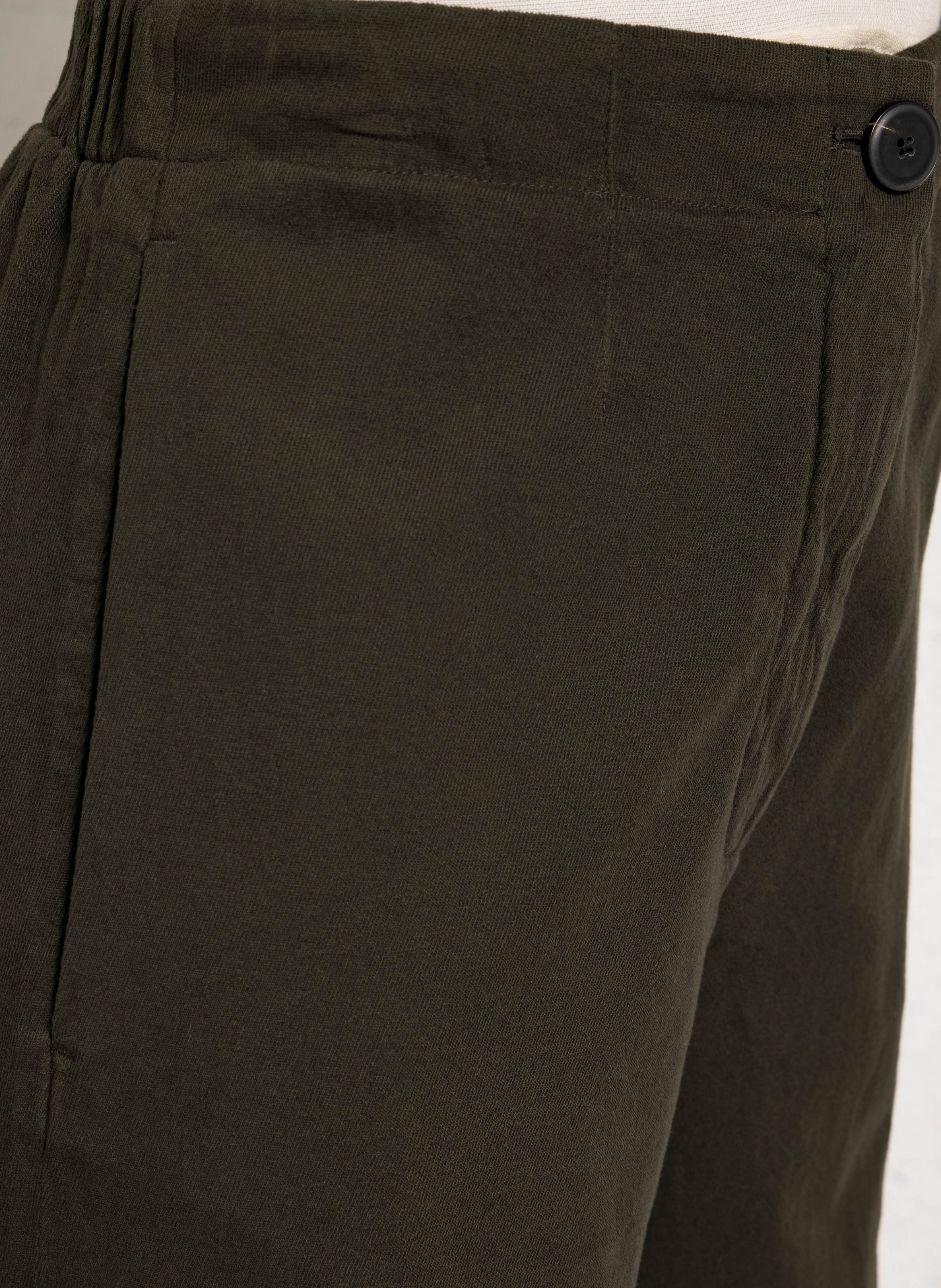 Gerade geschnittene Hose aus Baumwolle und Wollmix POMANDERE Grun