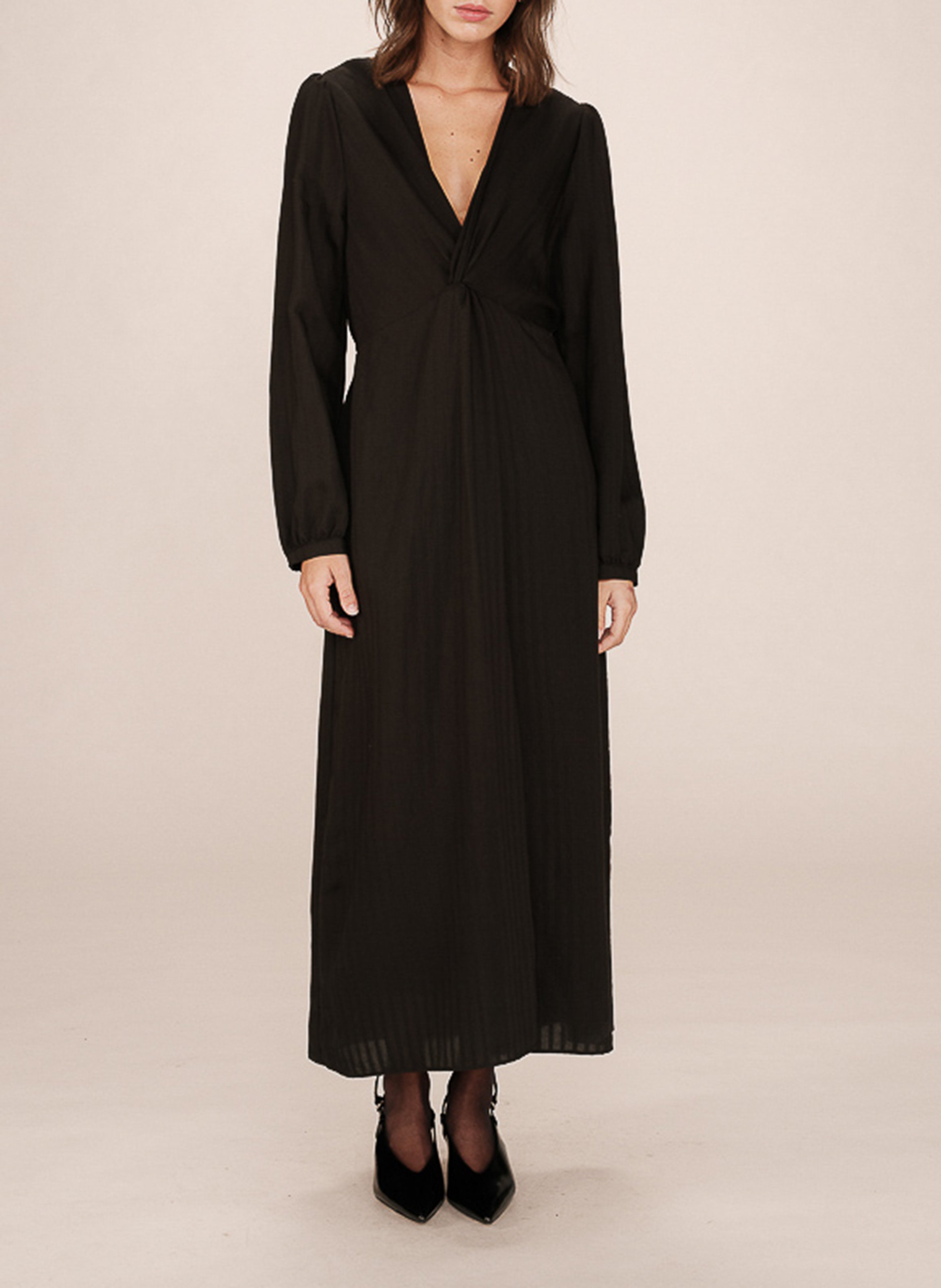 Long V-neck dress with twisted detail GRACE ET MILA Black
