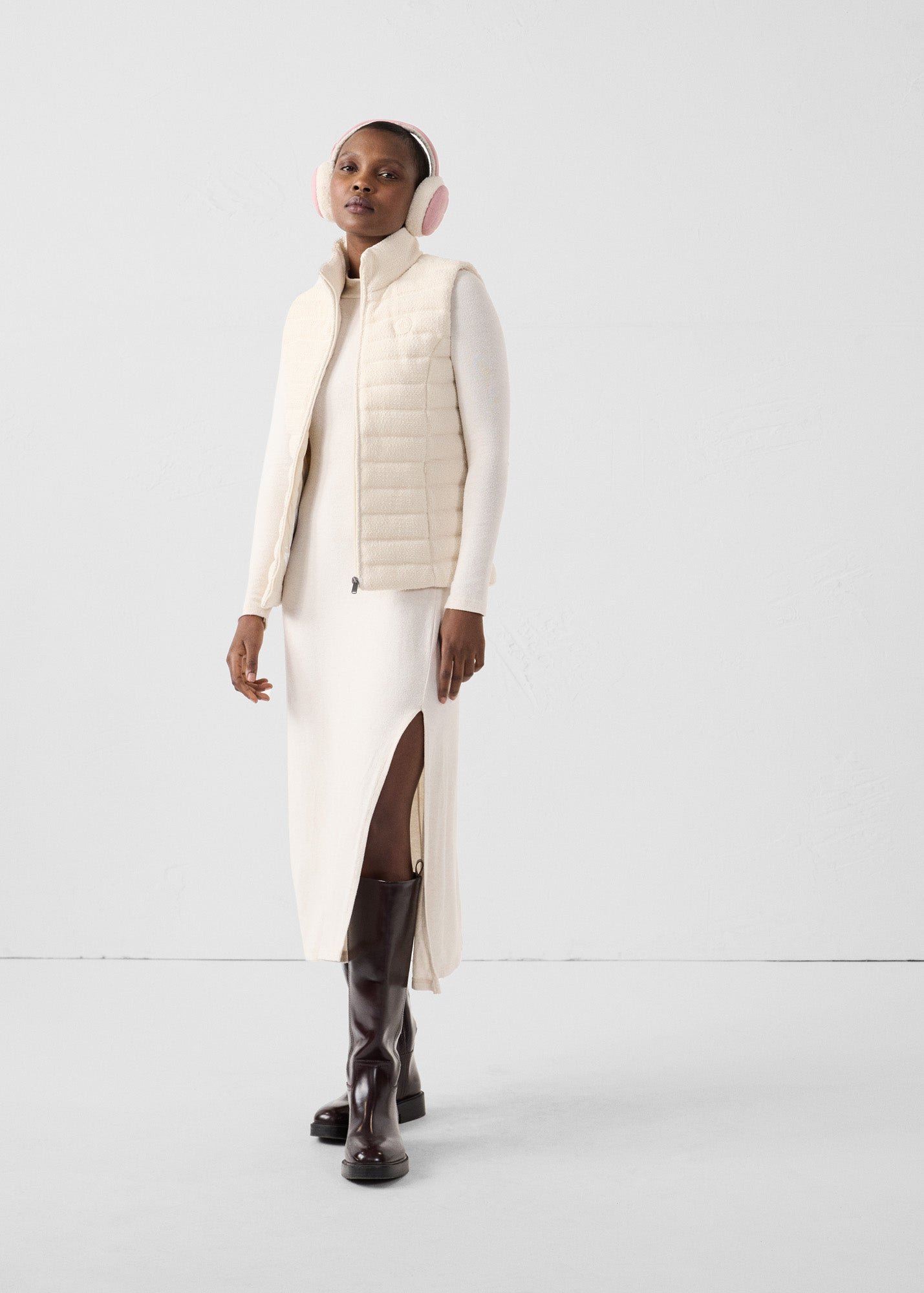 Salla sleeveless puffer jacket JOTT White