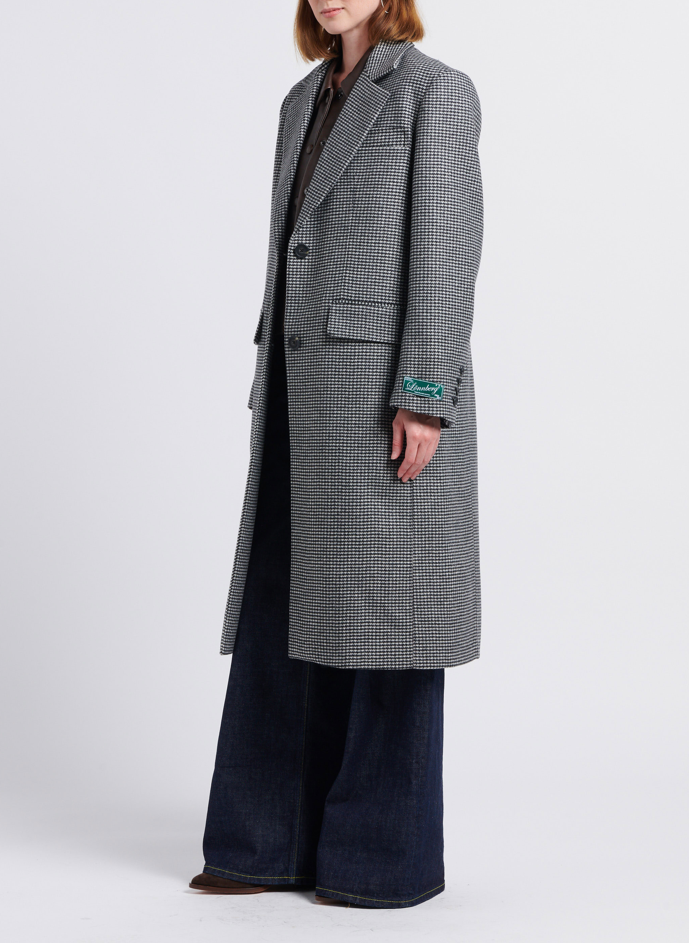 Langer Mantel mit Reverskragen und Hahnentrittmuster aus Schurwollmix MARGAUX LONNBERG Grau