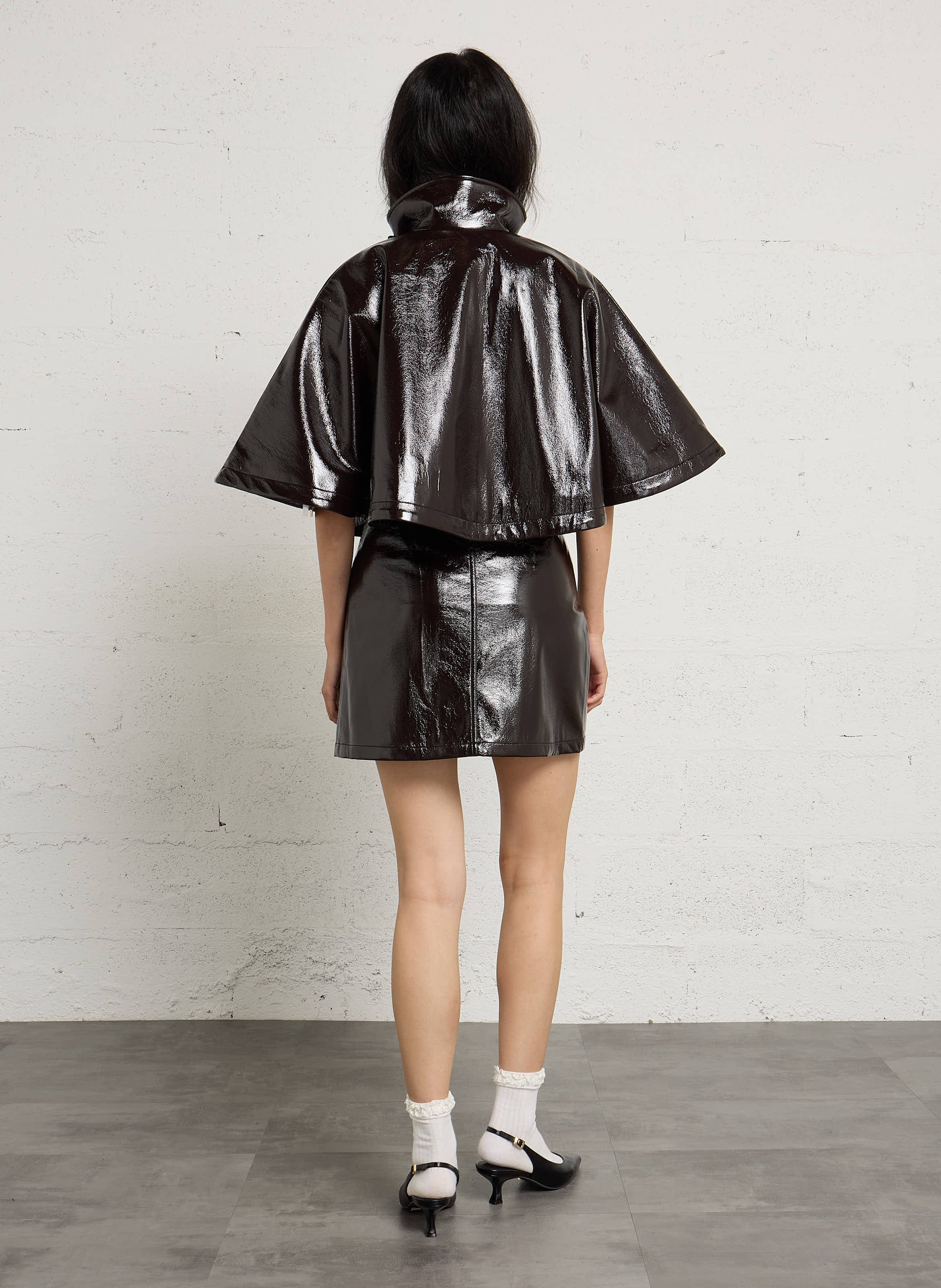 Capejacke mit Stehkragen in Lackleder BERENICE Braun