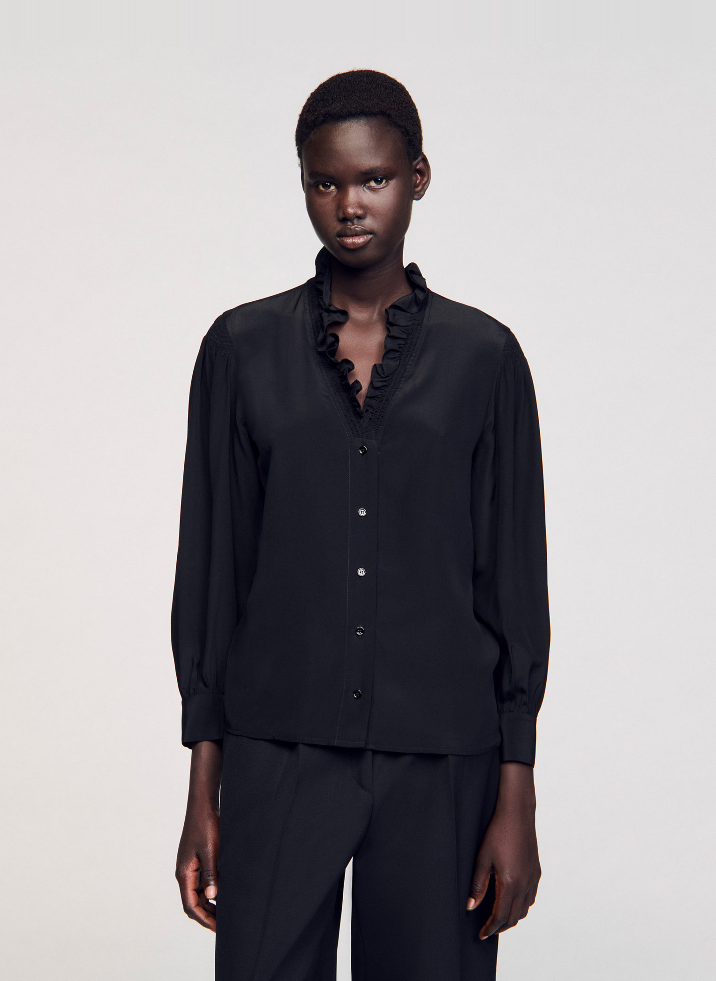 Rechte zijden blouse met V-hals SANDRO Zwart