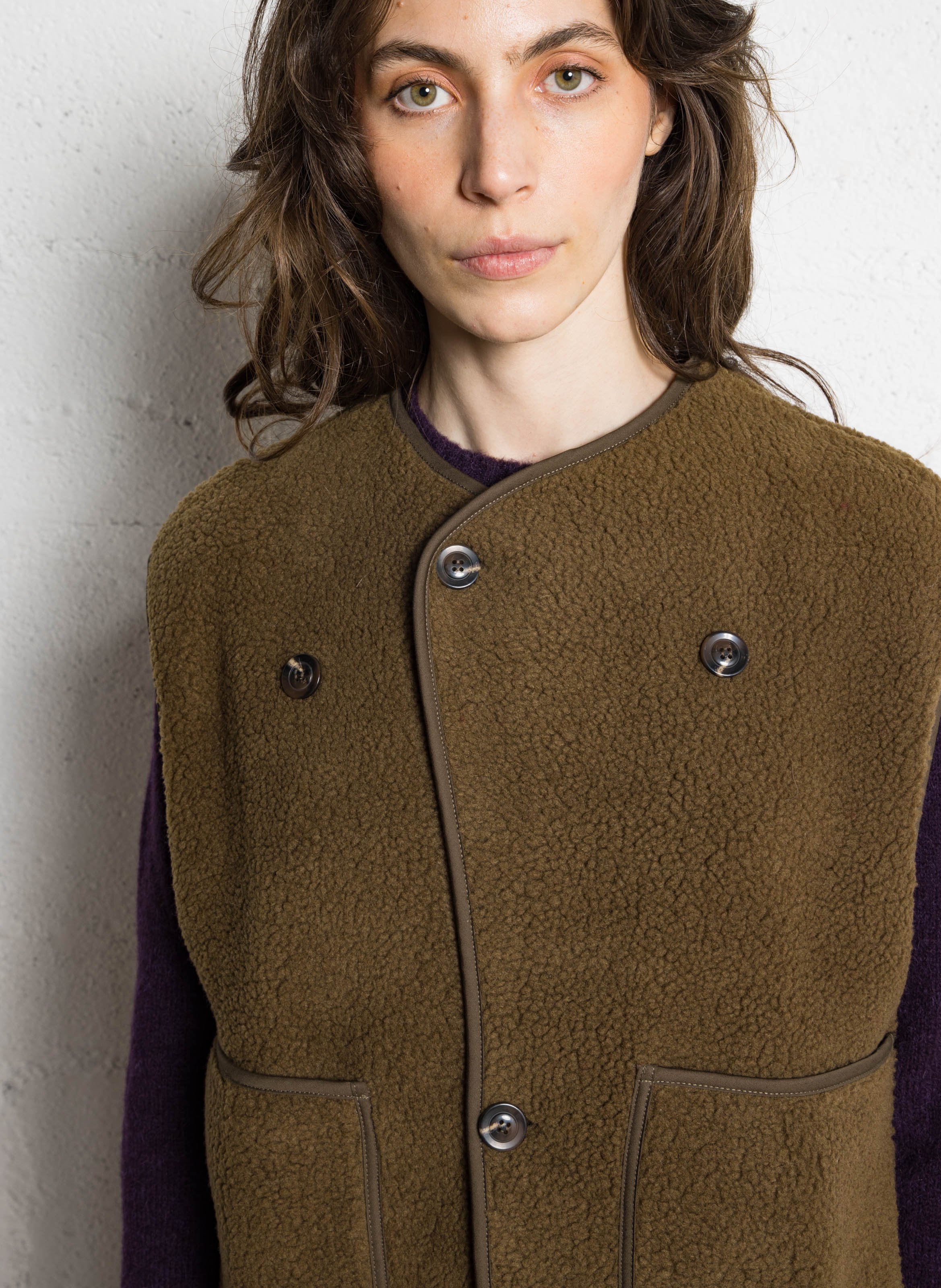 Veste sans manches droite boutonnée SOEUR Kaki