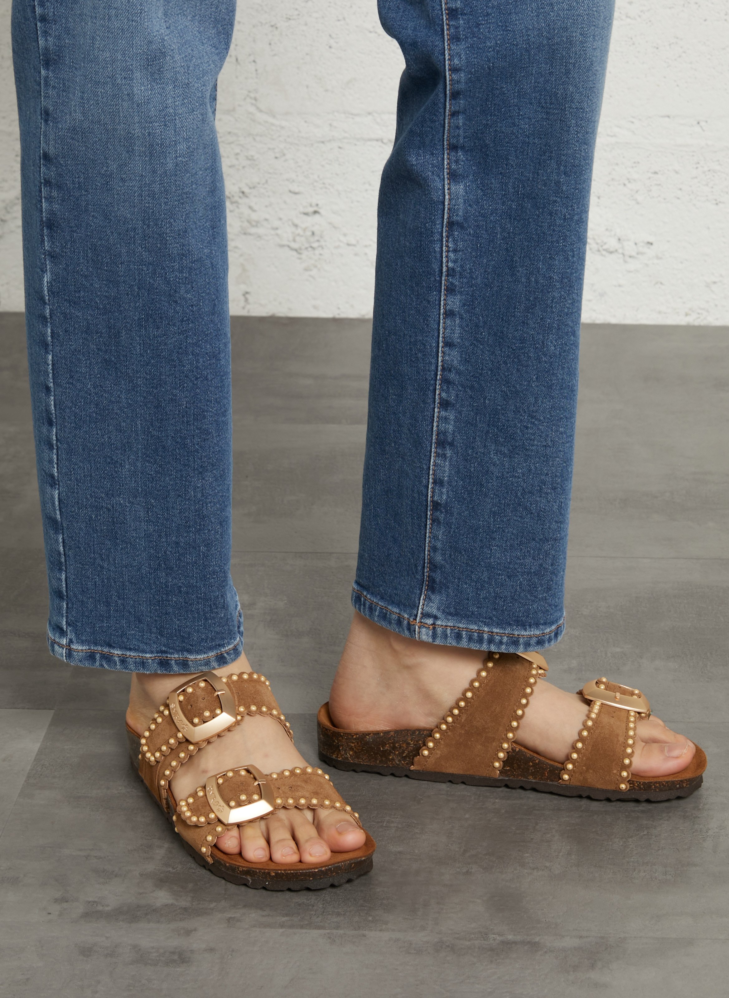 Flache Riemchensandalen aus Leder SEMERDJIAN - SMR Braun