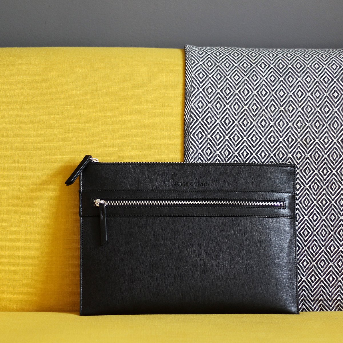 Pochette ordinateur cuir gravé JULES & JENN Noir