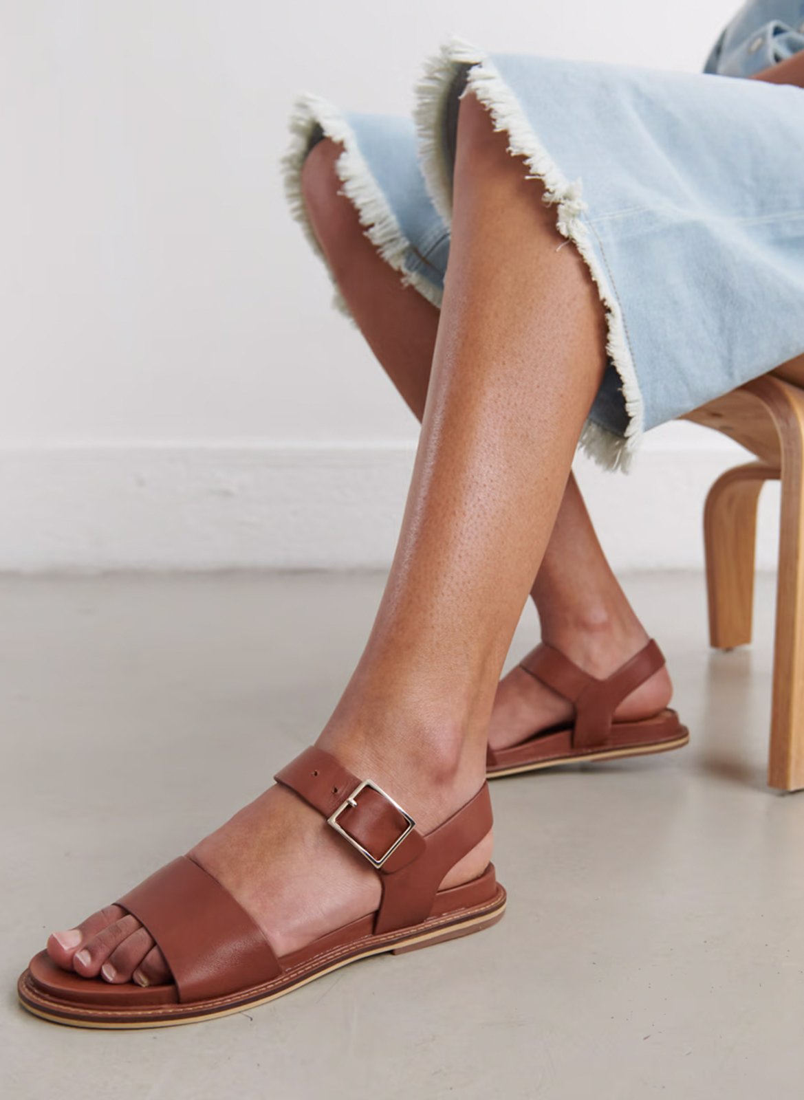 Sandales plates à brides en cuir JONAK Marron