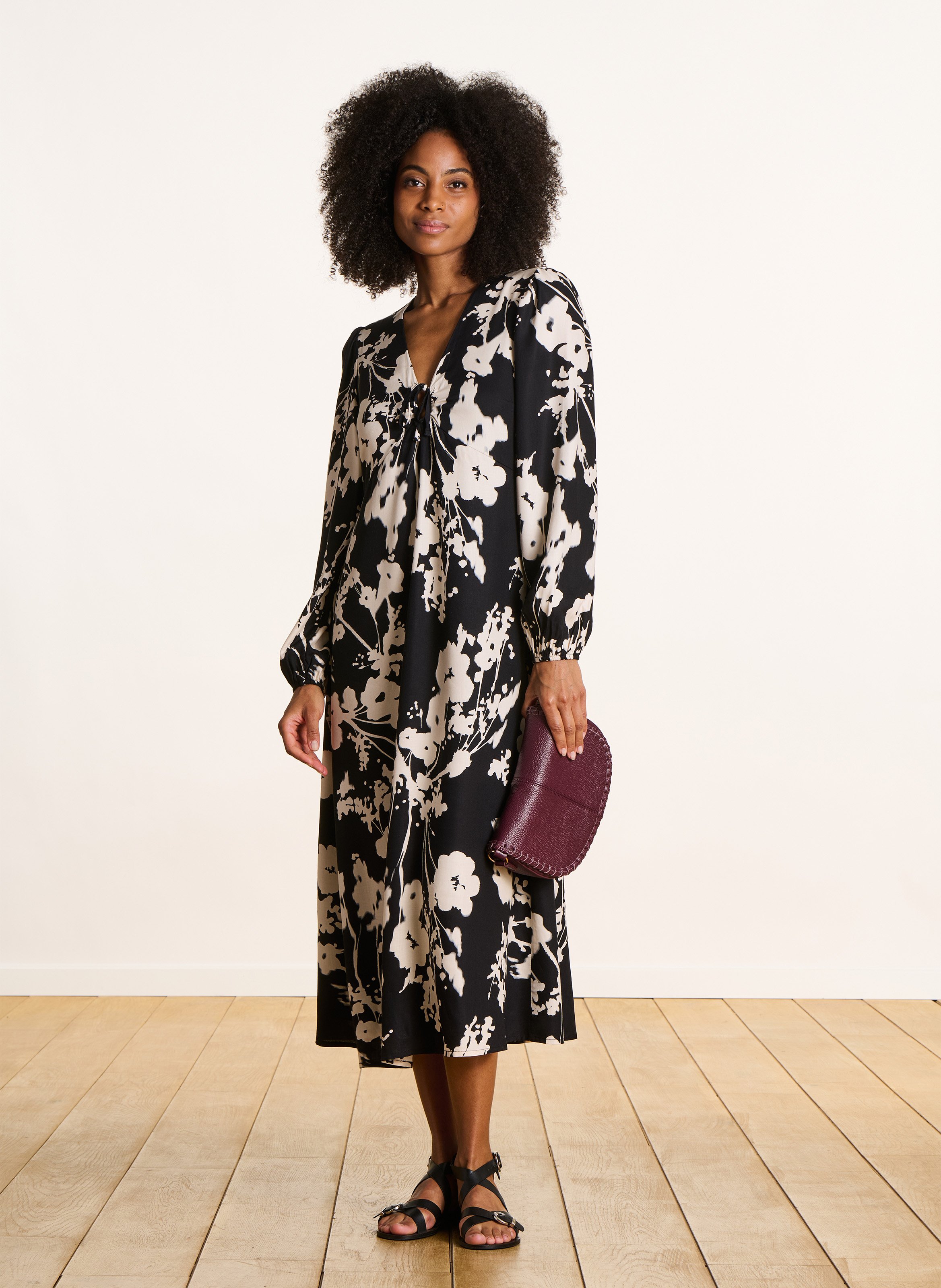 Lange jurk met V-hals en print LA FEE MARABOUTEE Black