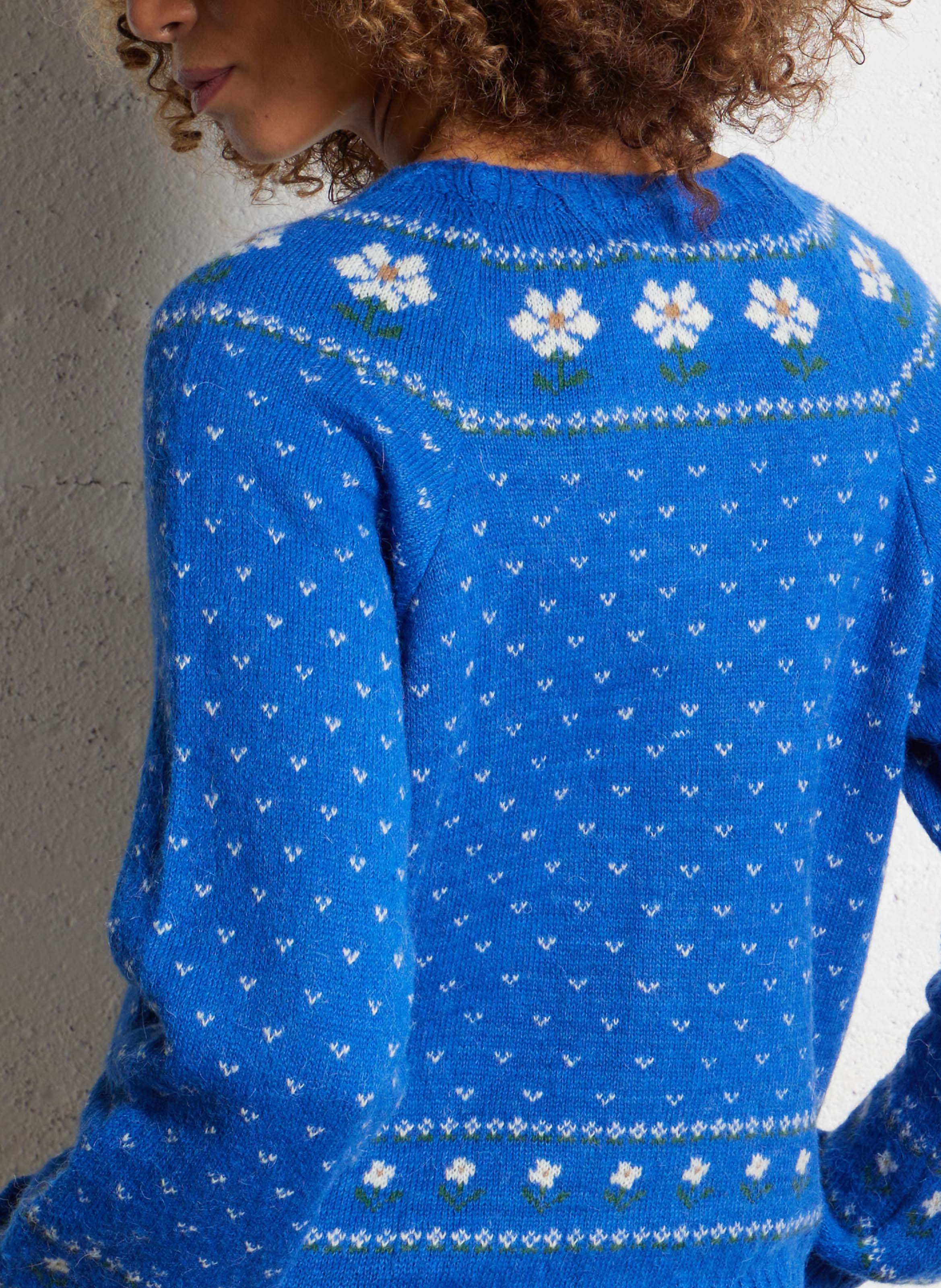 Weiter Pullover mit Bootsausschnitt und Jacquardmuster aus gemischtem Strickstoff. EMILE ET IDA Blau