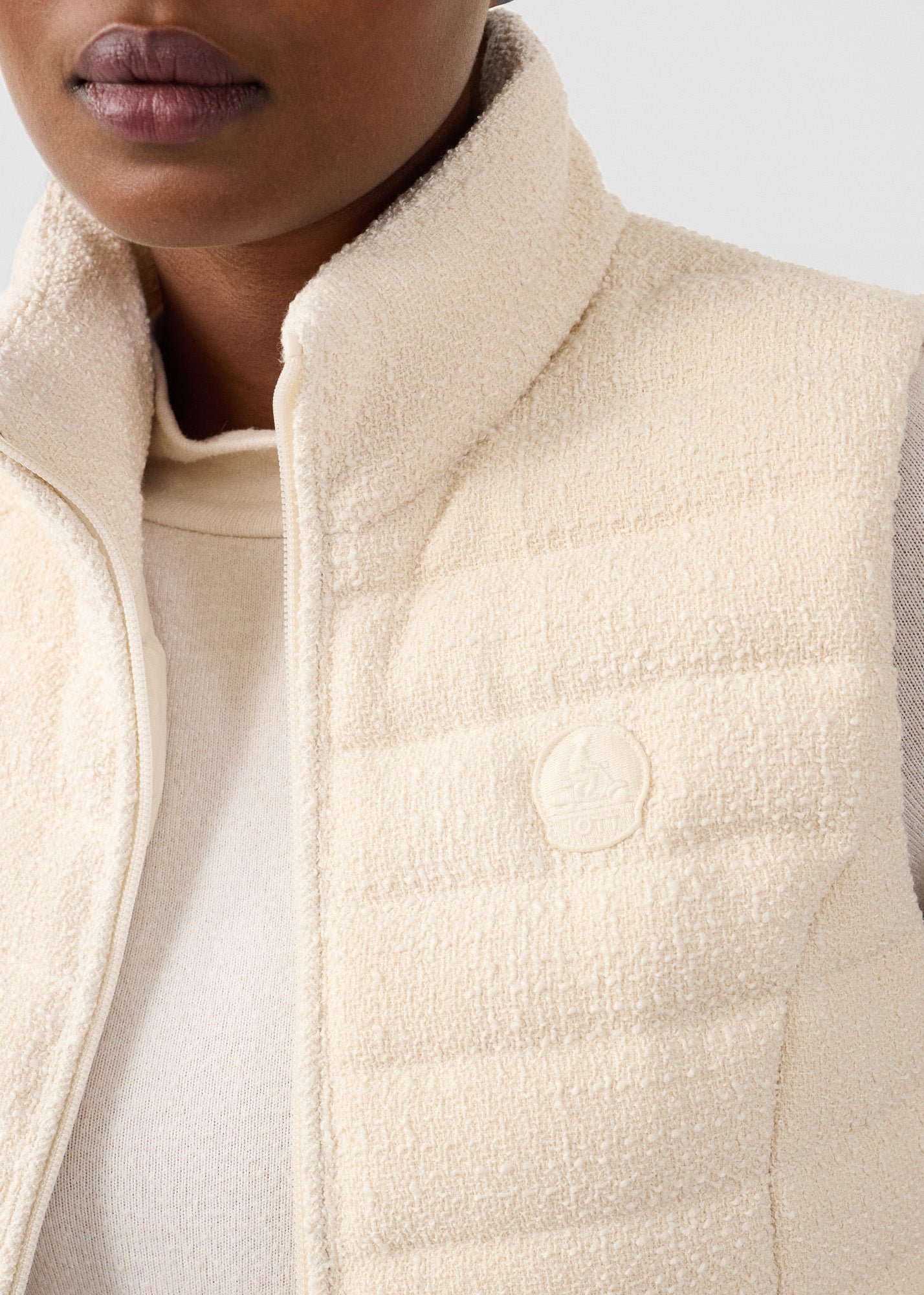 Salla sleeveless puffer jacket JOTT White