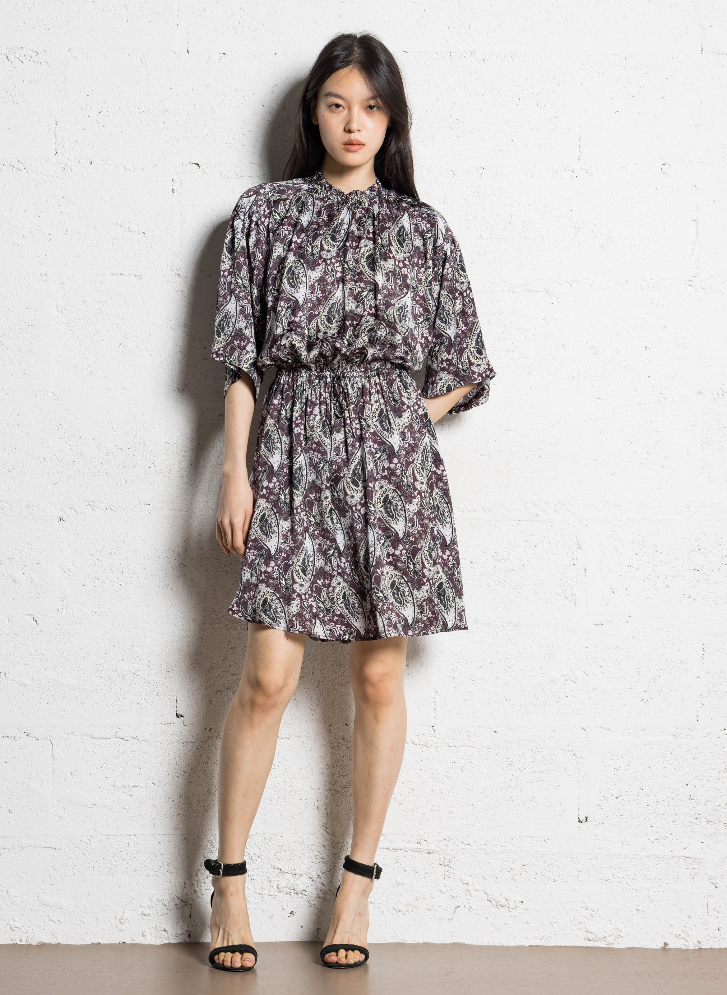 Korte jurk met opstaande kraag en bloemenprint in satijn IKKS Violet