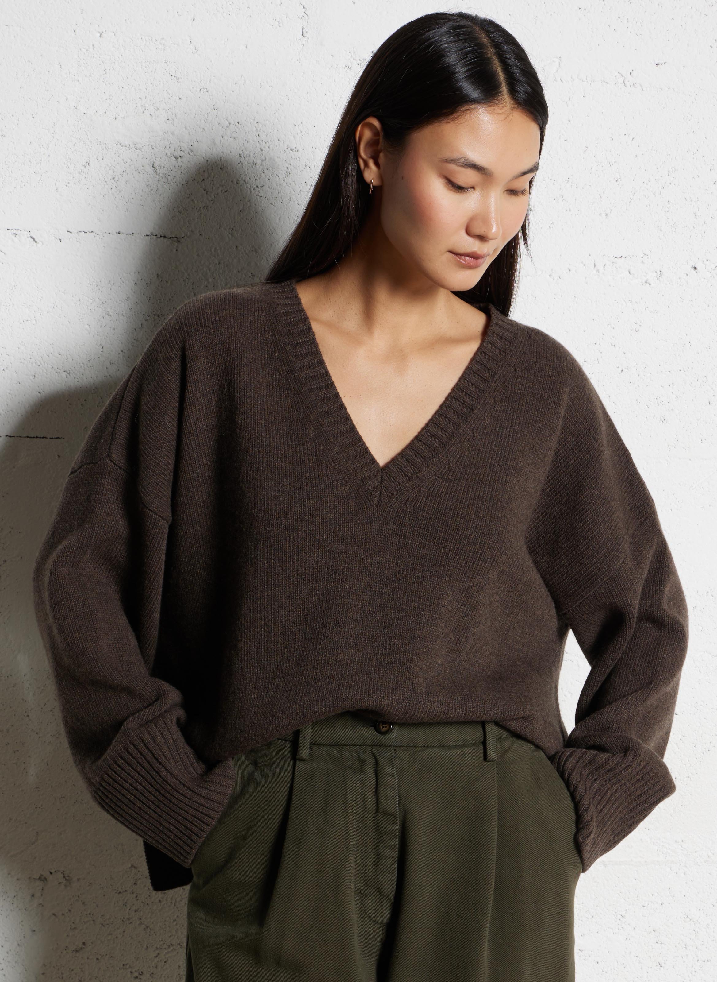 Oversized V-neck Merino wool sweater BELLEPIECE Brown