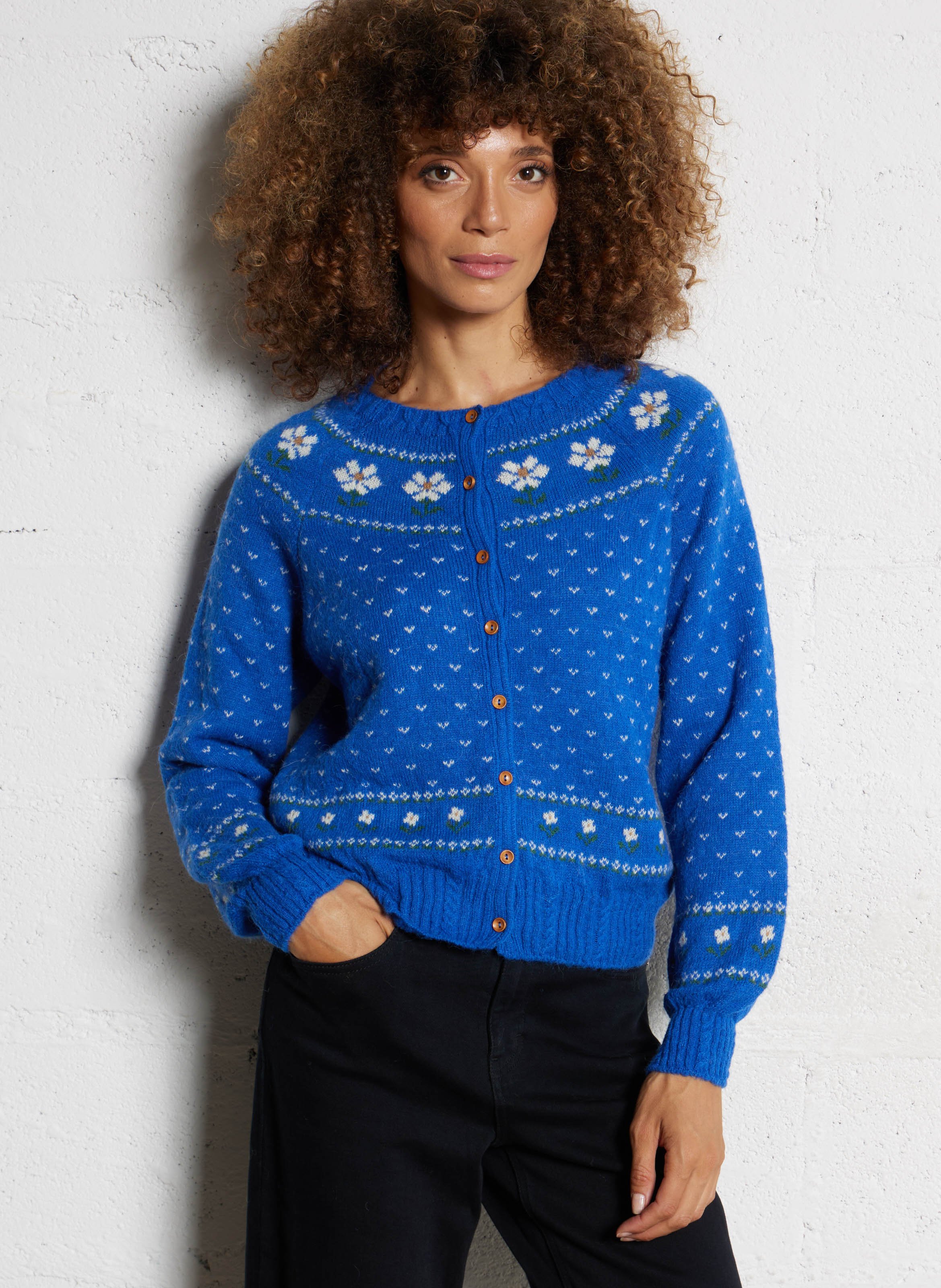 Weiter Pullover mit Bootsausschnitt und Jacquardmuster aus gemischtem Strickstoff. EMILE ET IDA Blau