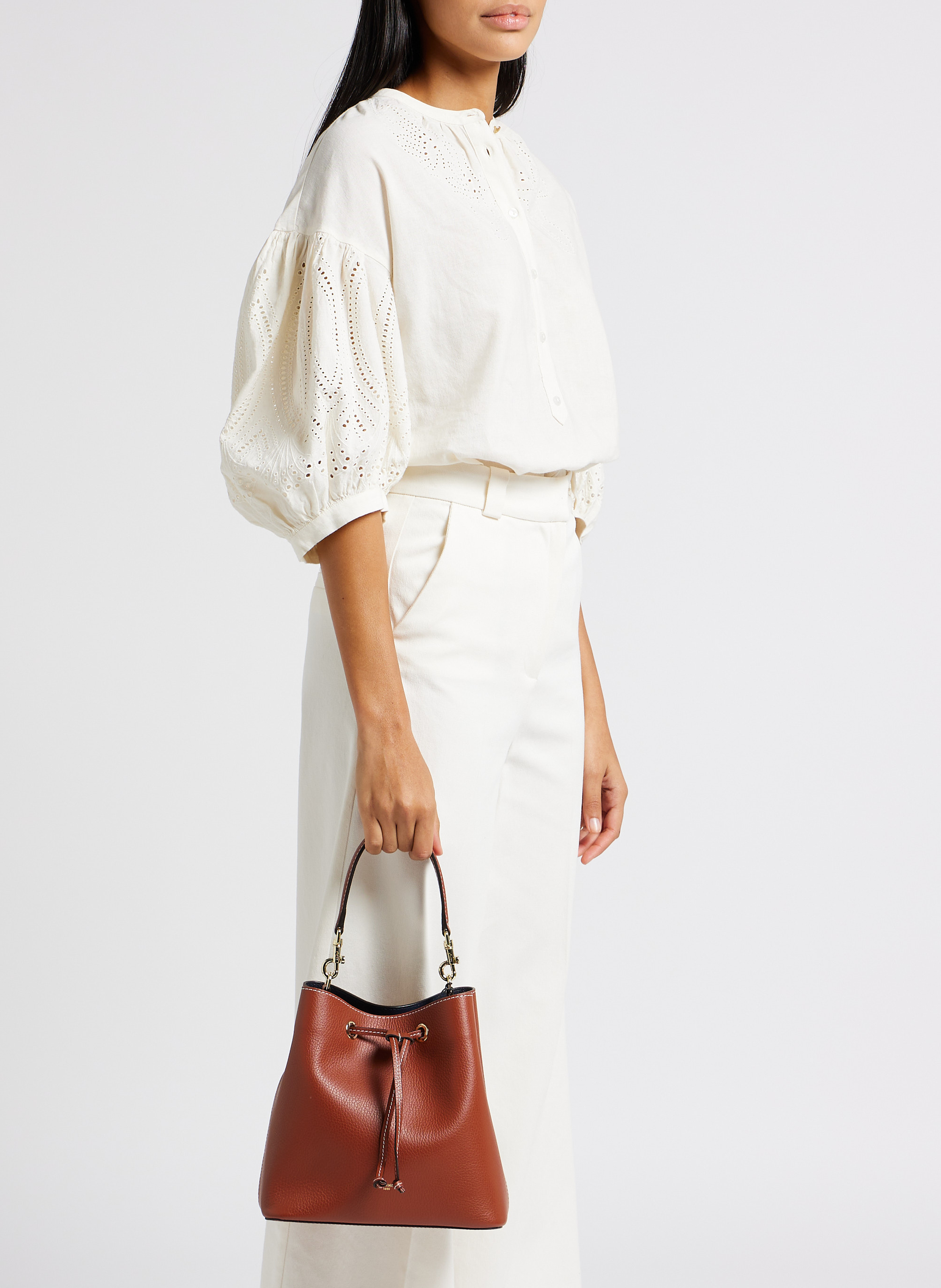 Grained leather bucket bag LE TANNEUR Brown