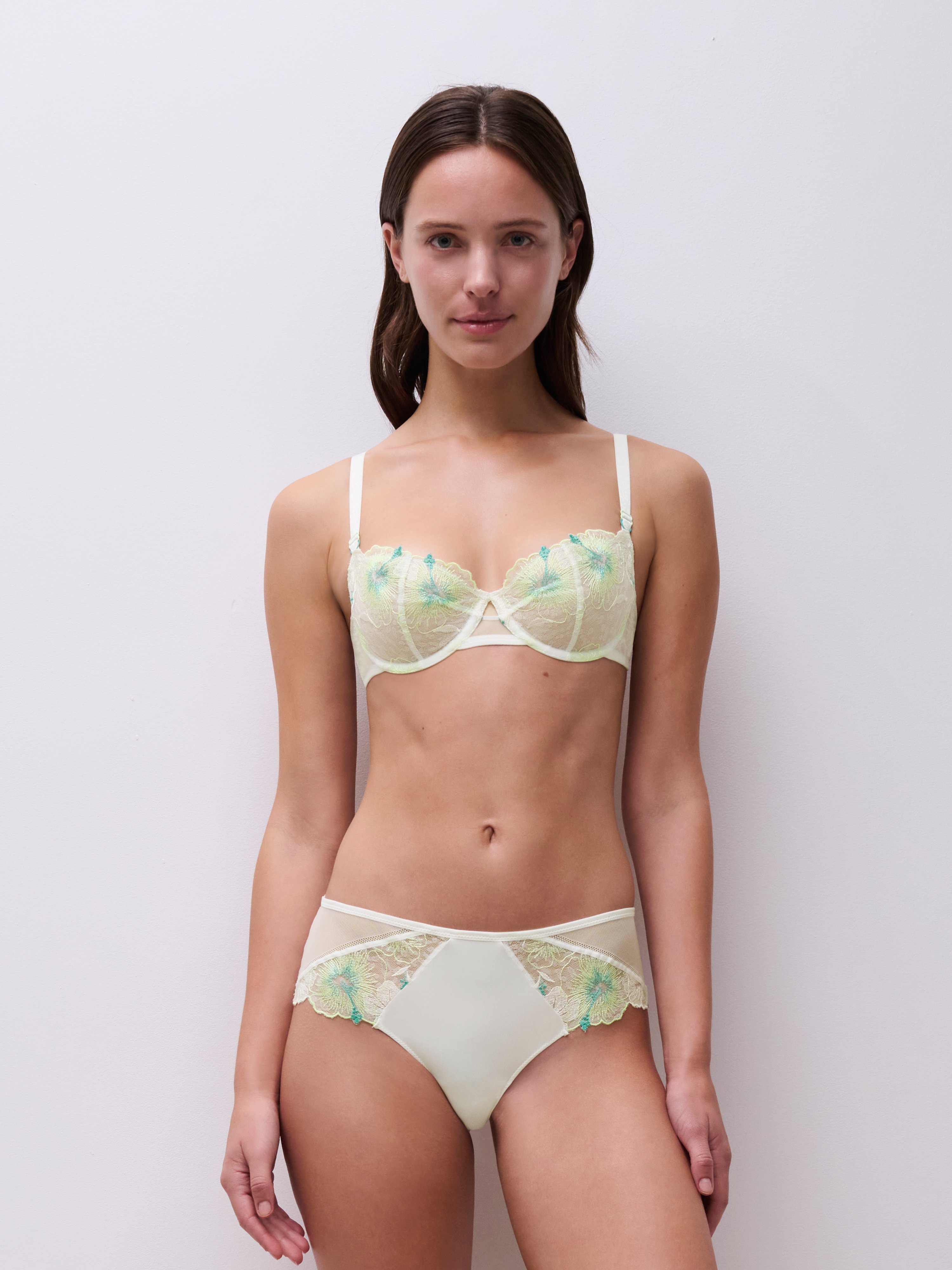 Balconette bra with embroidery CHANTELLE PULP Pink