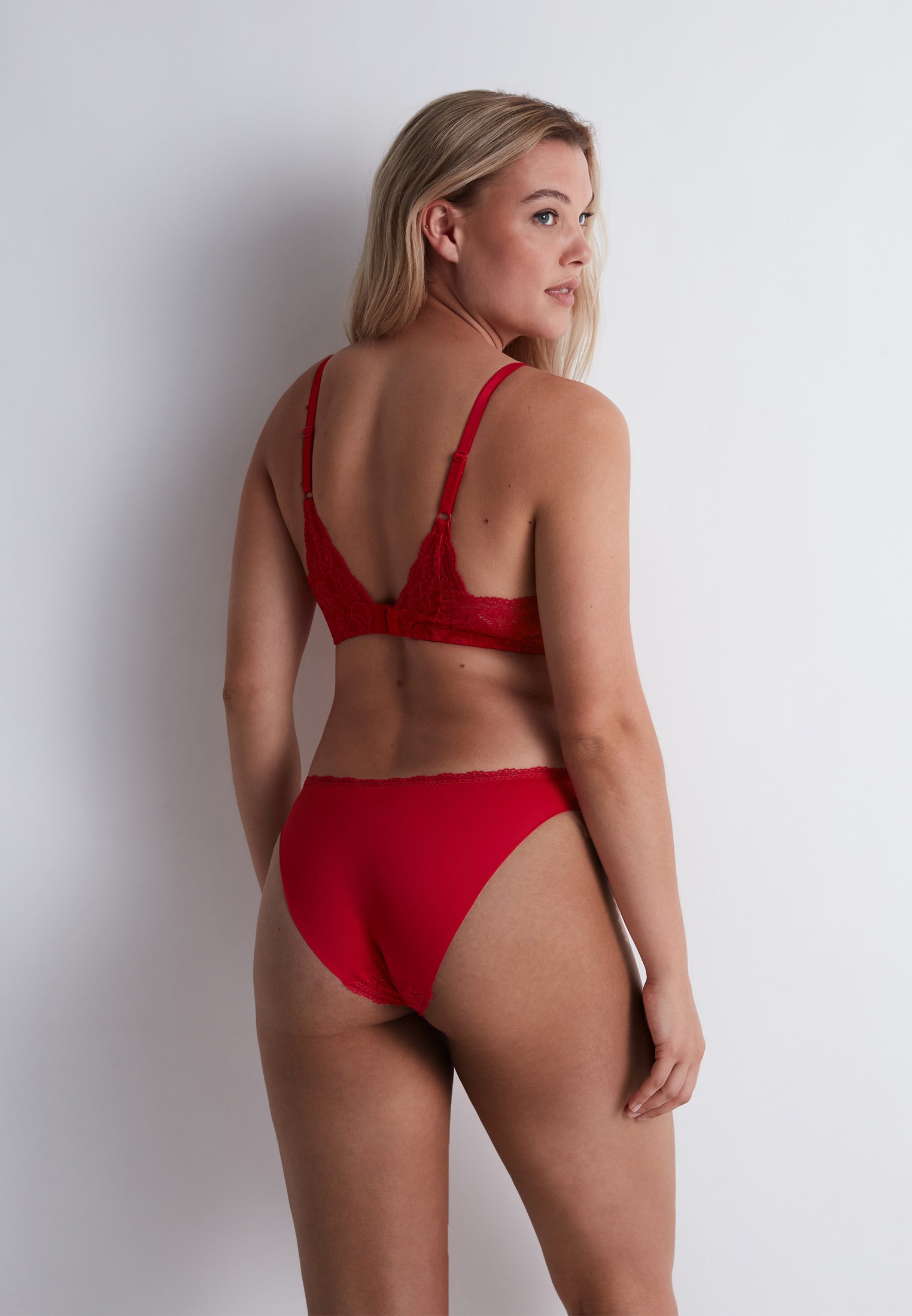 Brazilian-style panties AUBADE Red