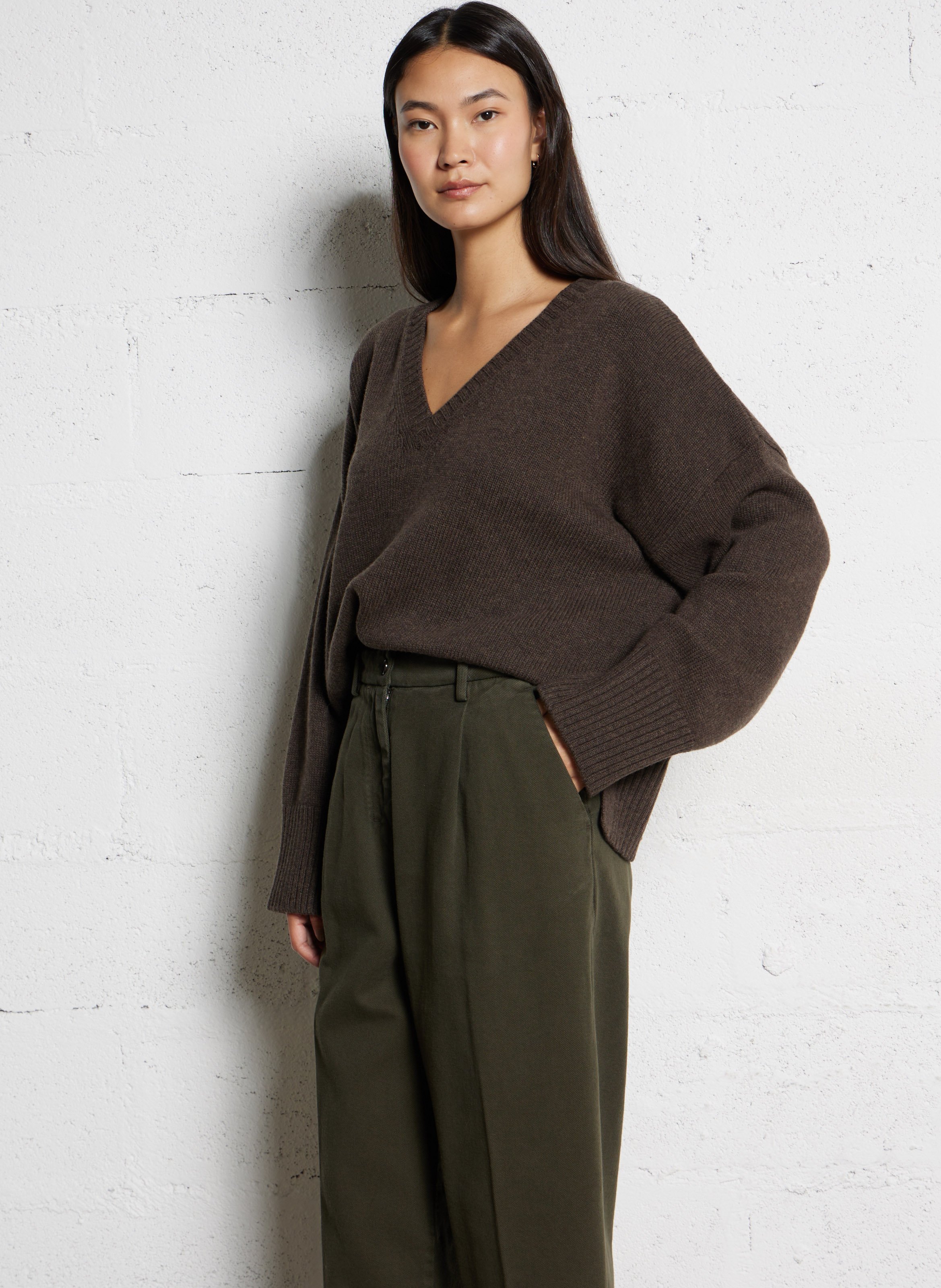 Oversized V-neck Merino wool sweater BELLEPIECE Brown