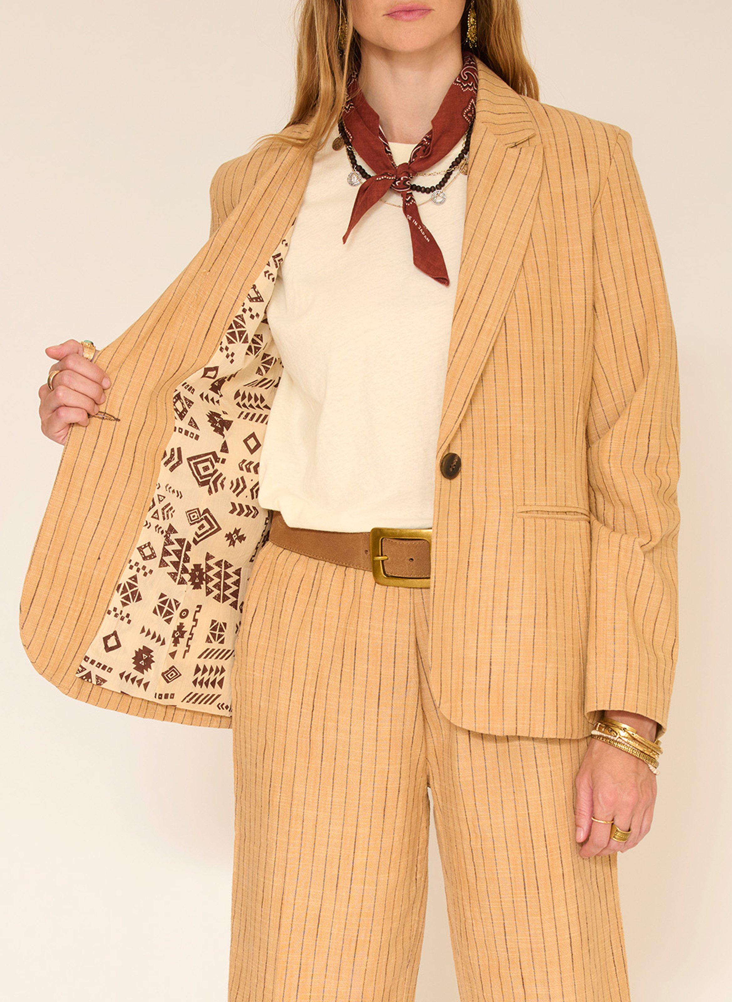 Gerade geschnittene Blazer mit Reverskragen und Streifen aus Baumwolle. MKT Braun