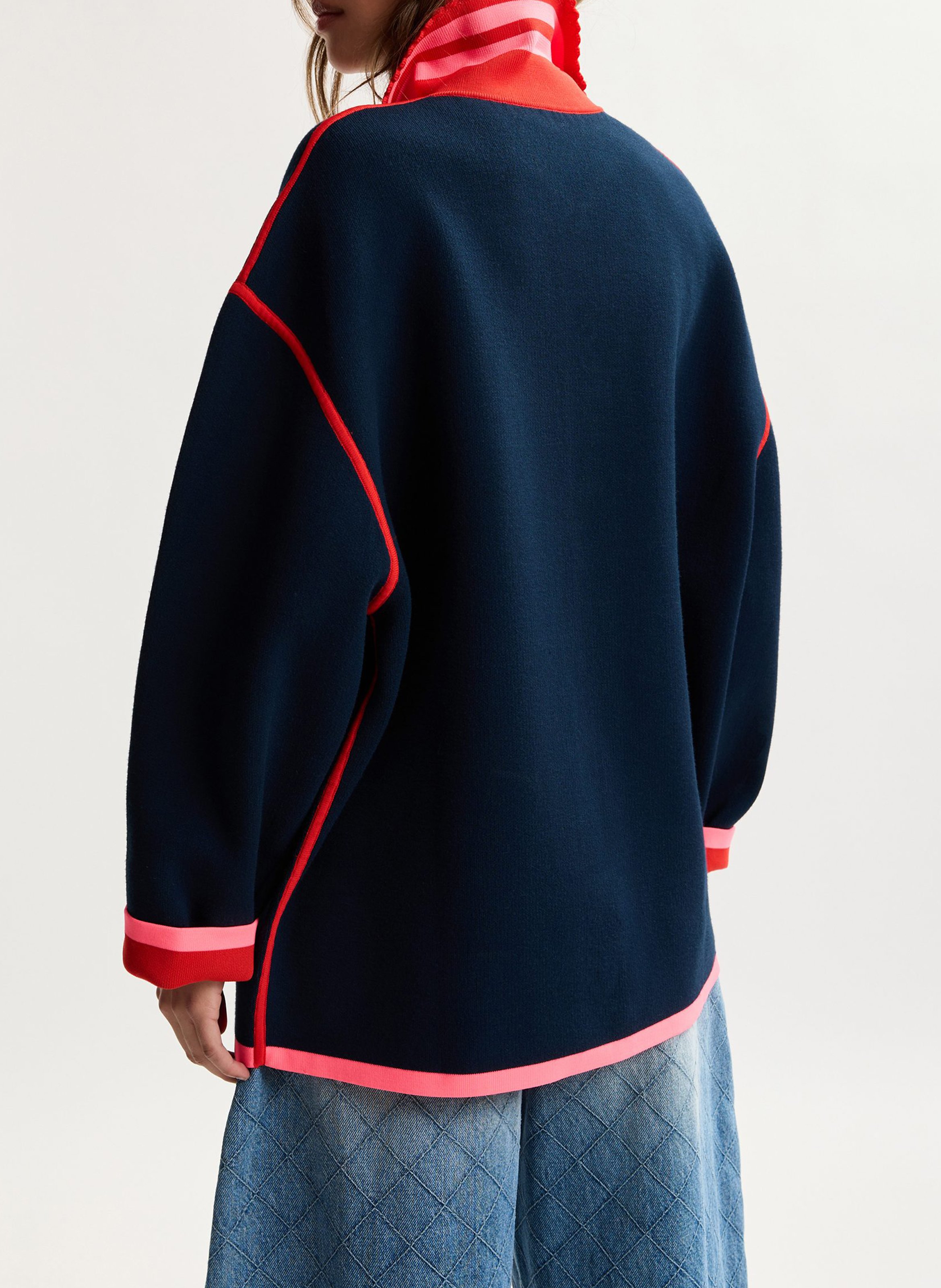 Oversize-Strickjacke mit klassischem Kragen ESSENTIEL ANTWERP Blau