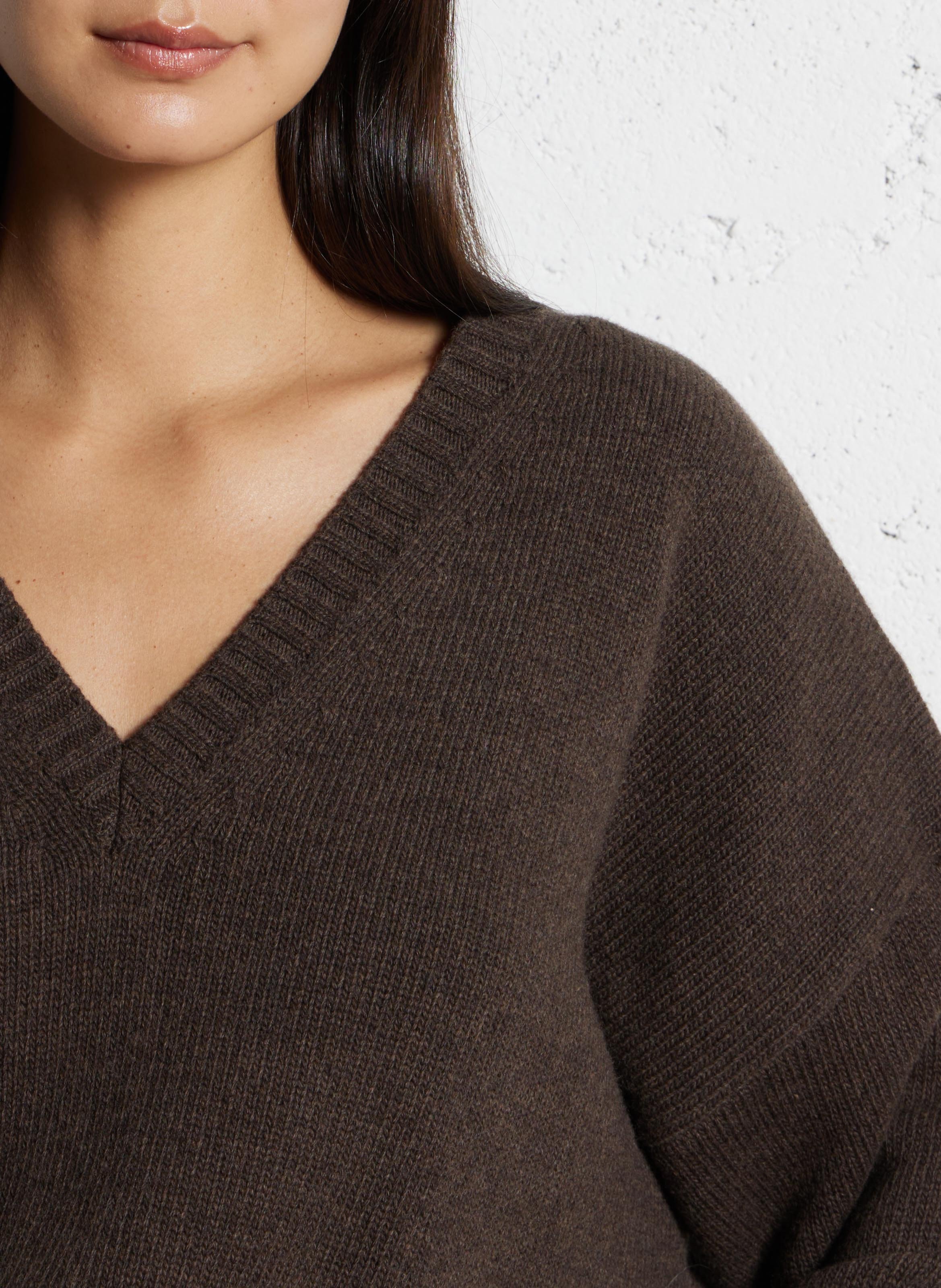 Oversized V-neck Merino wool sweater BELLEPIECE Brown