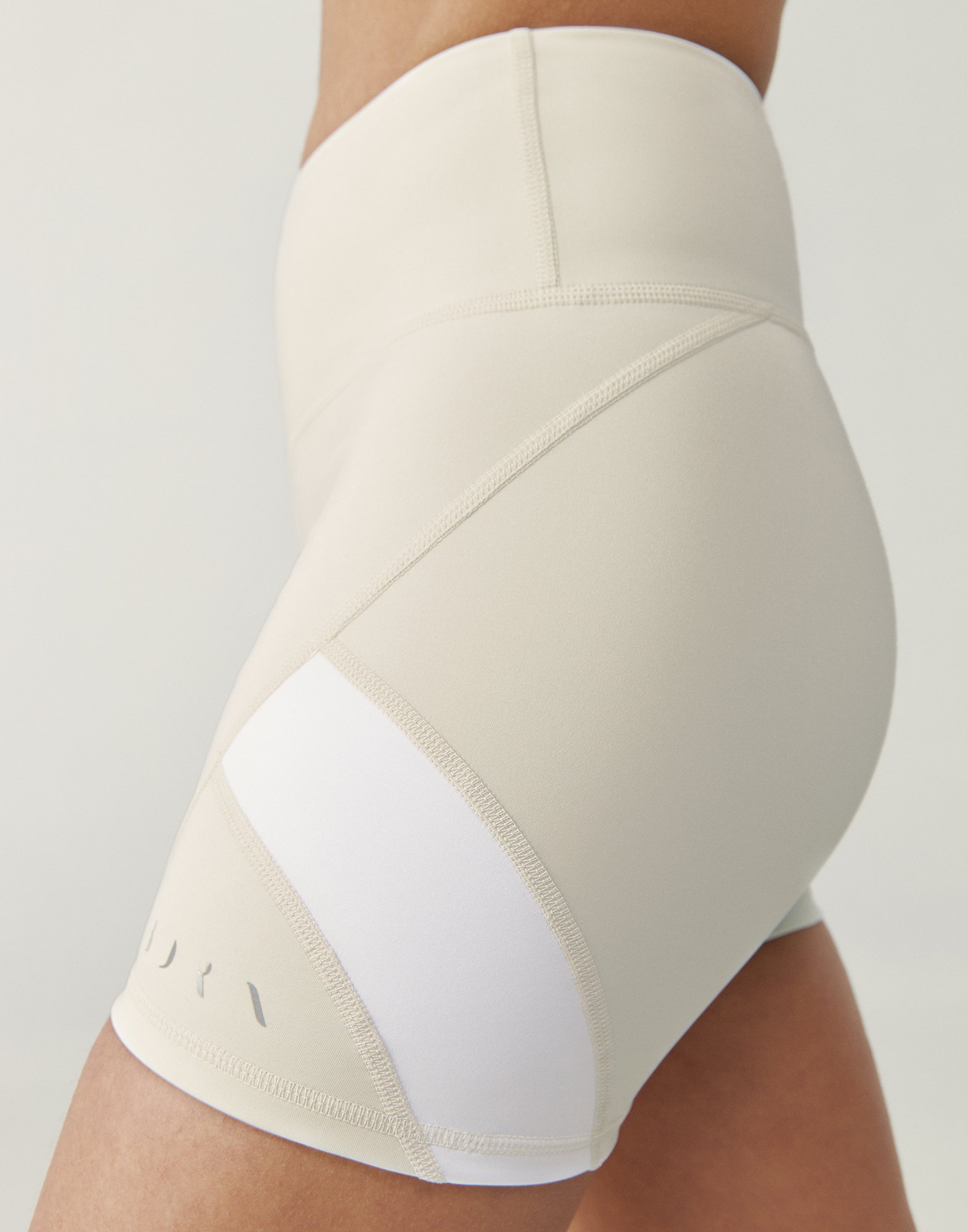 Short women's cycling sports leggings Beige