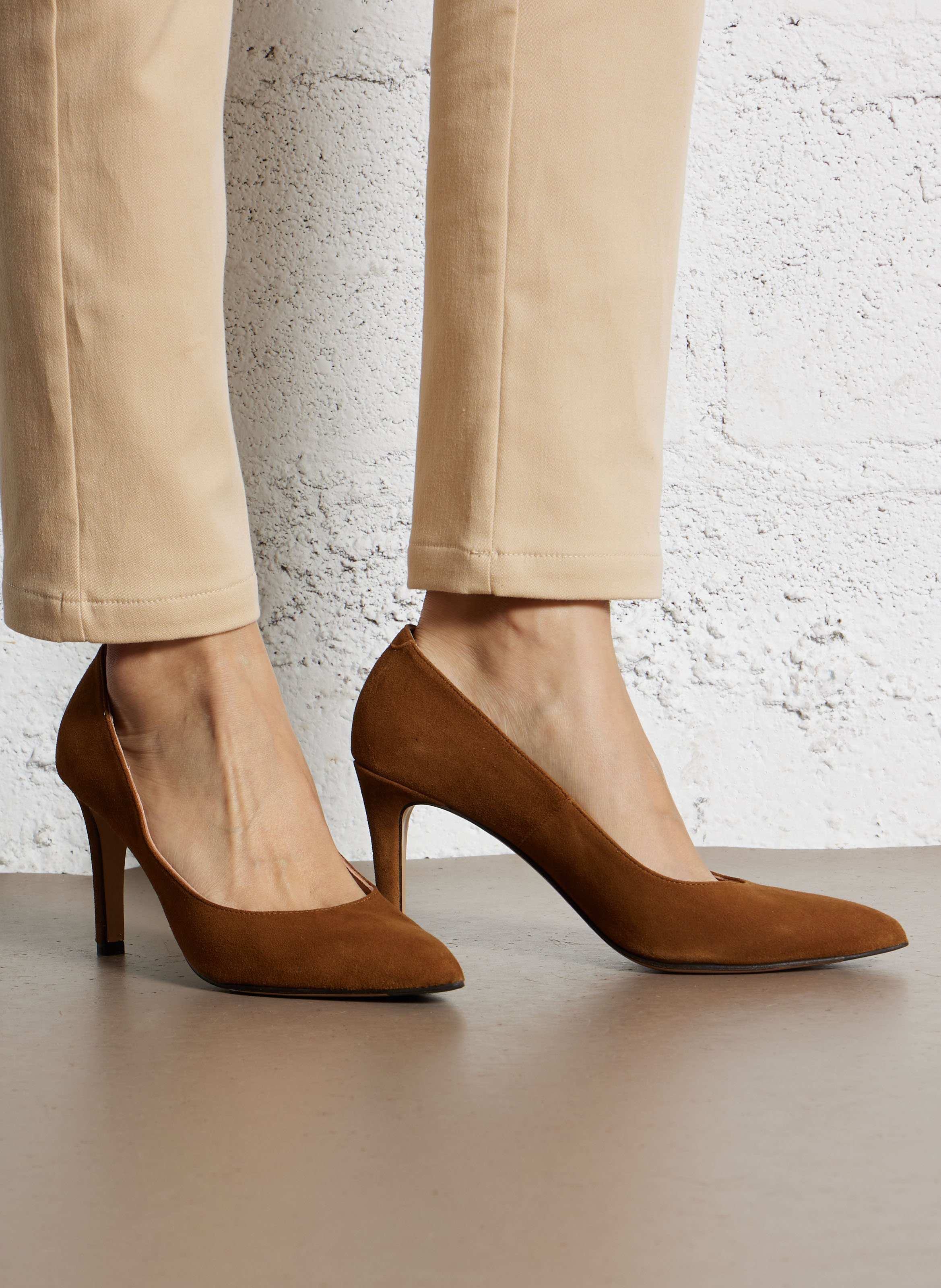 Spitze Pumps aus Veloursleder MELLOW YELLOW Braun