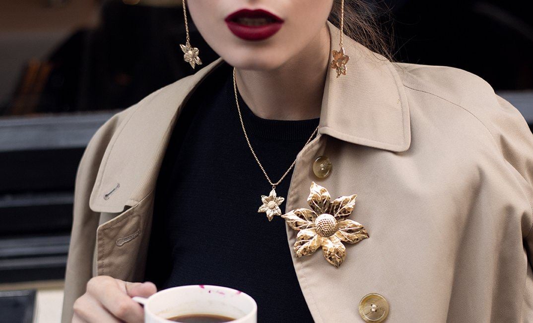 Dangling earrings with gold-plated fine gold flower MONSIEUR SIMONE Golden