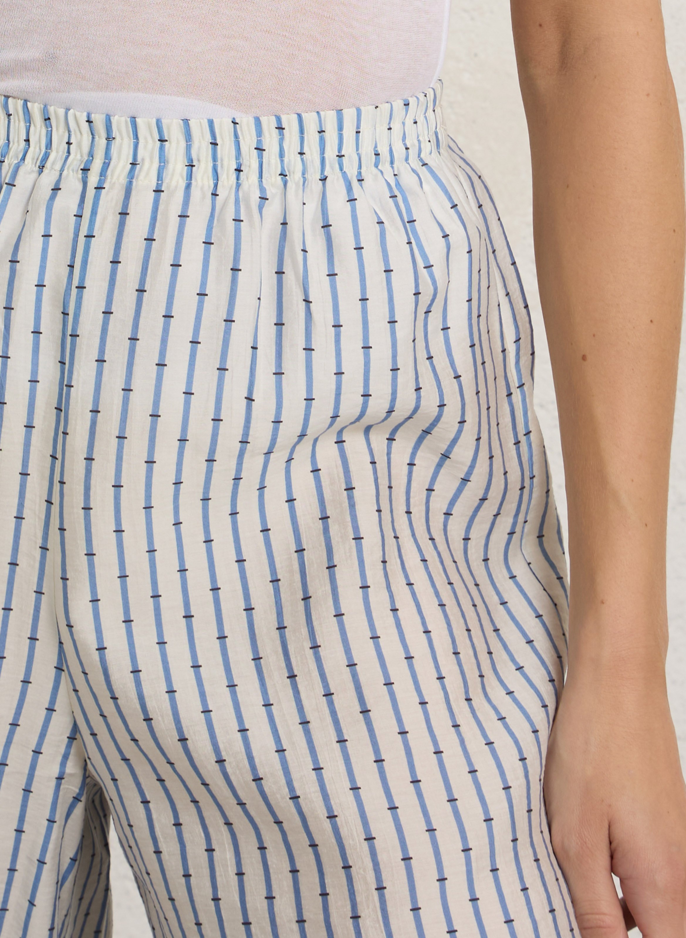 Gerade geschnittene Shorts mit Streifen AMERICAN VINTAGE Blau