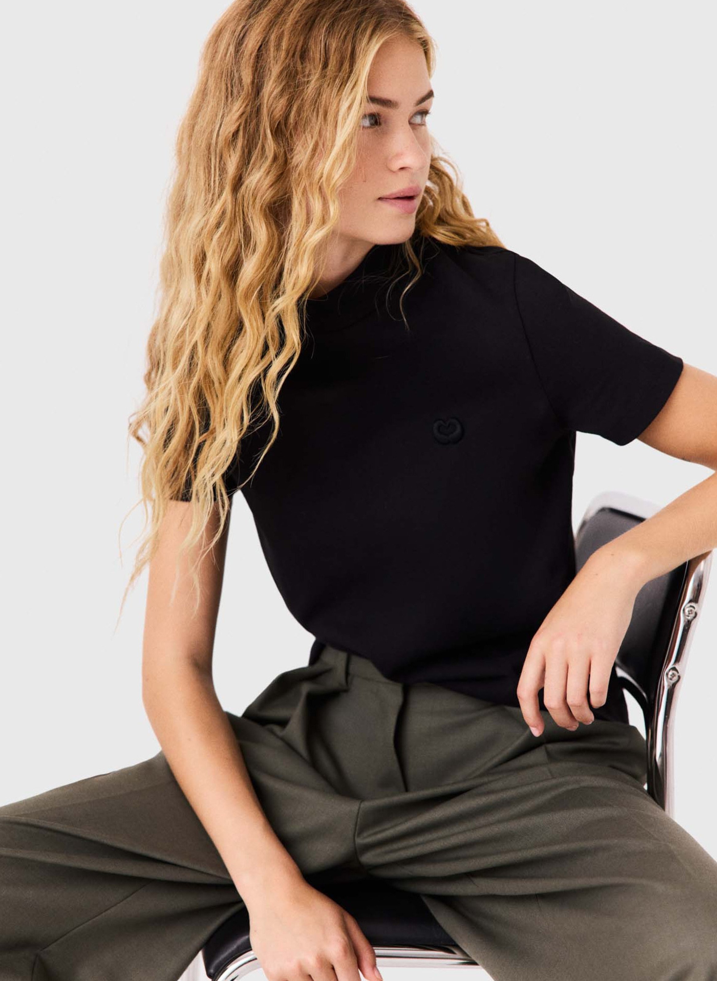 Tee-shirt droit en coton MAJE Noir