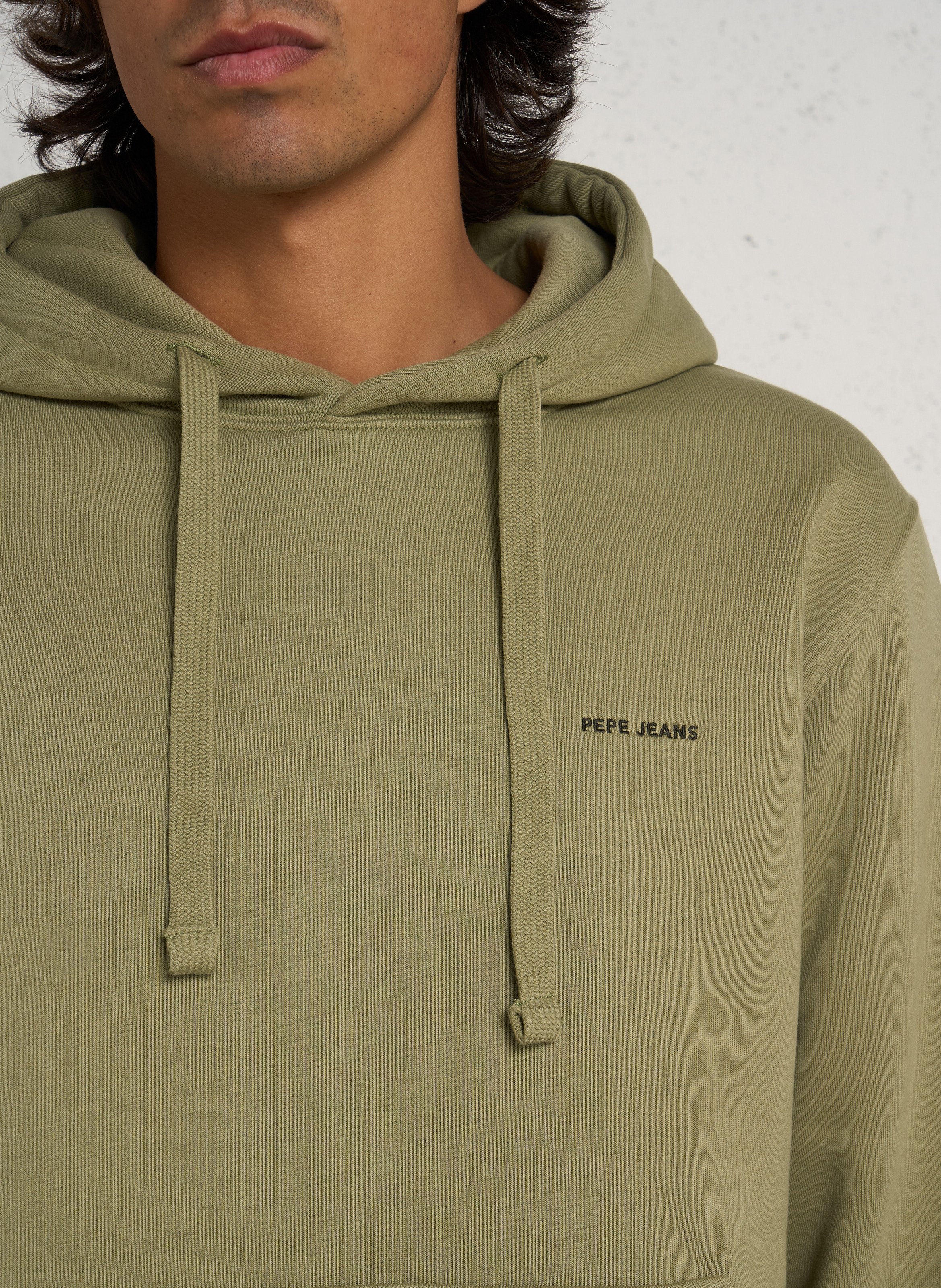 Einfarbiger Kapuzenpullover mit Logo PEPE JEANS Grun