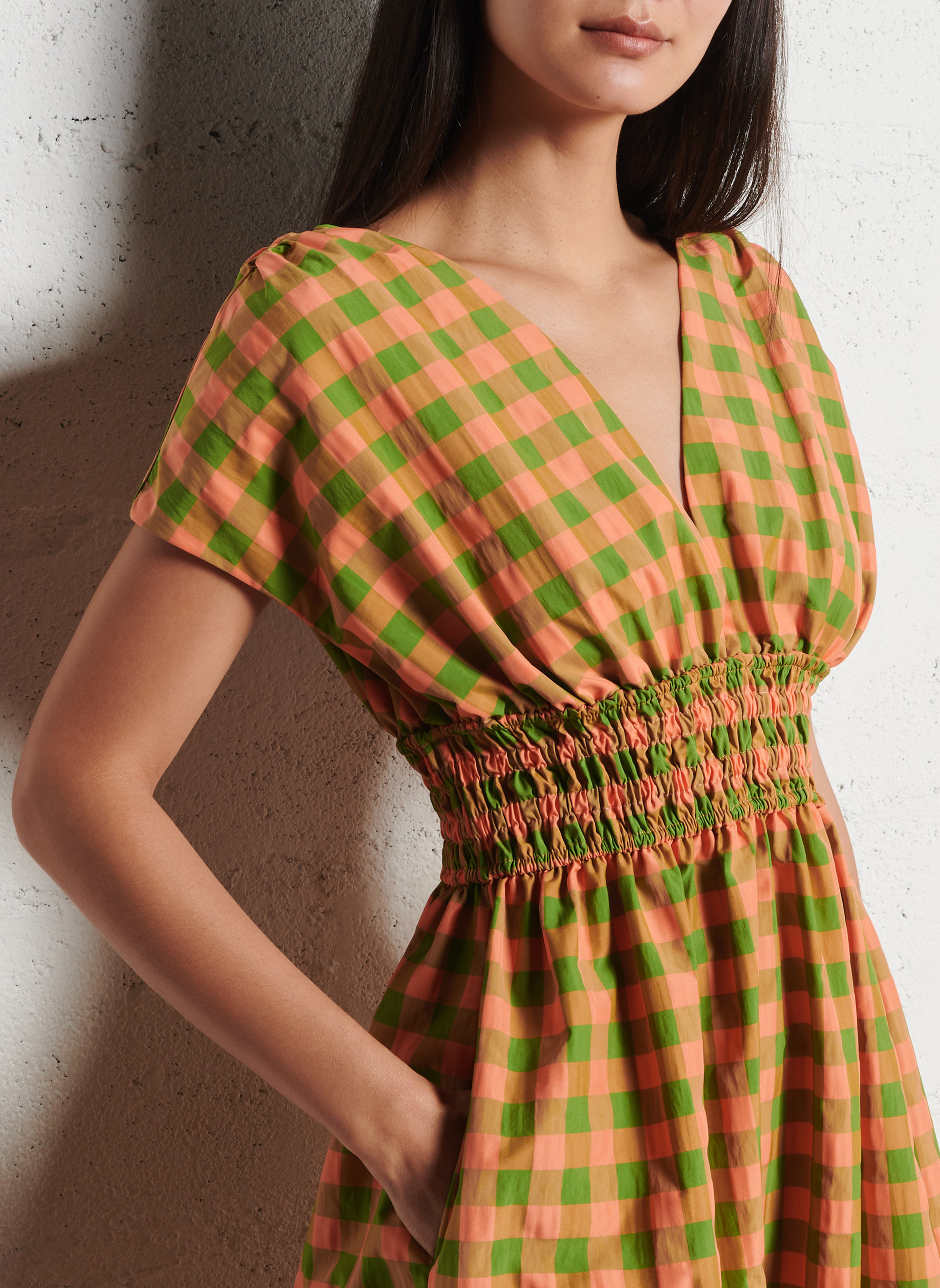 Long fitted V-neck dress DR BLOOM Red