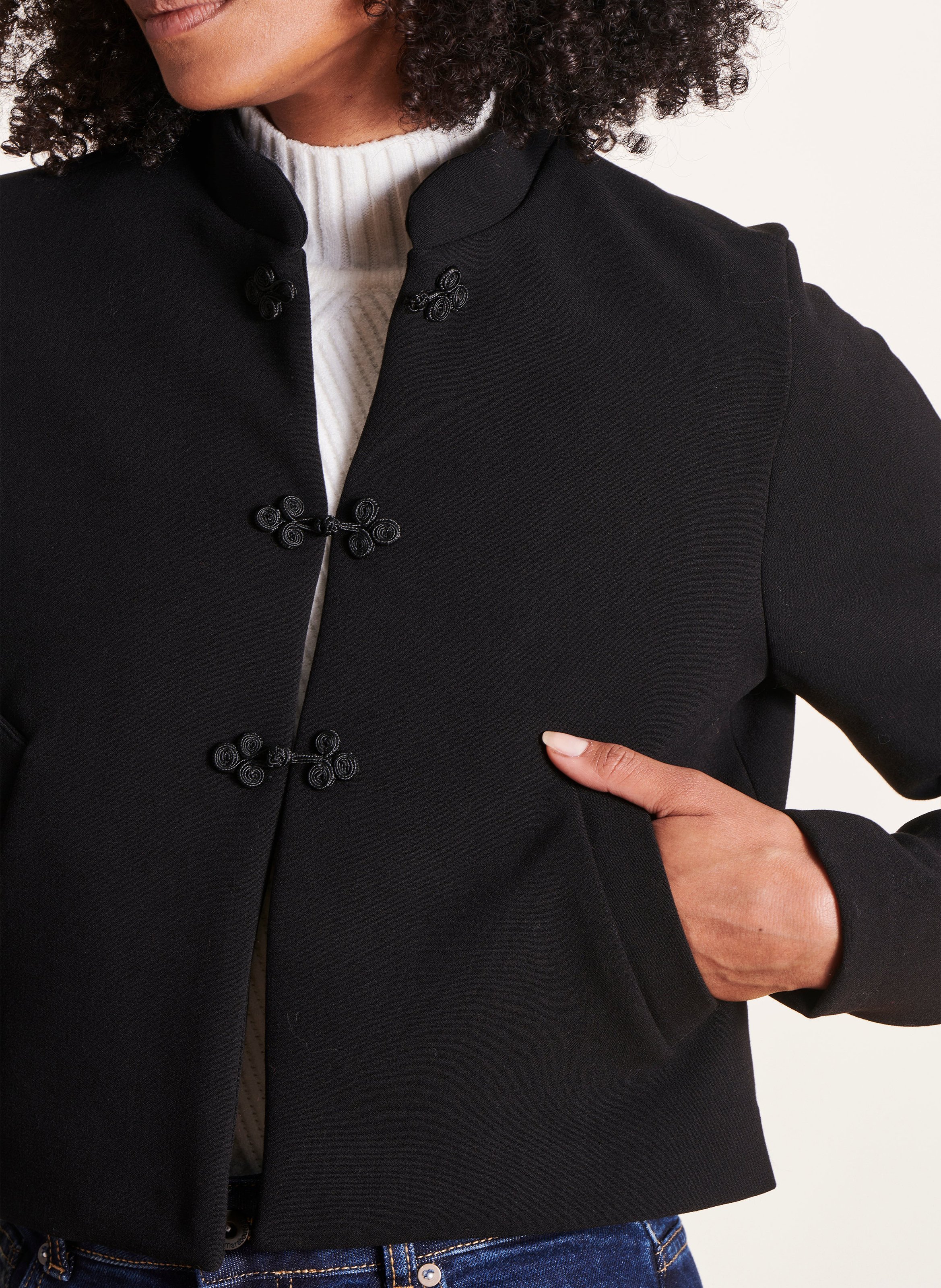 Veste courte droite col mao LA FEE MARABOUTEE Noir