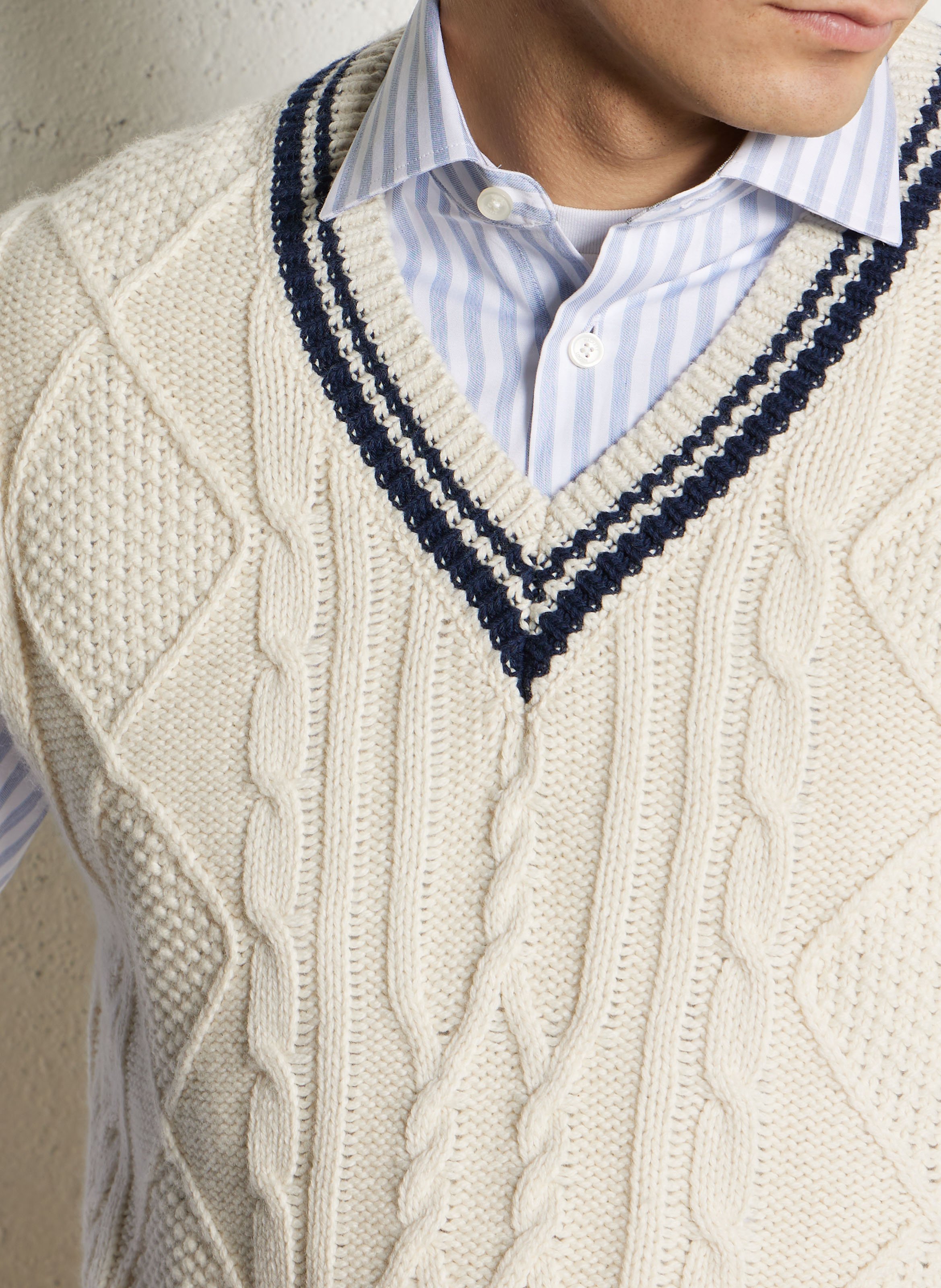 Pull torsadé col v en coton bio et laine GANT Beige