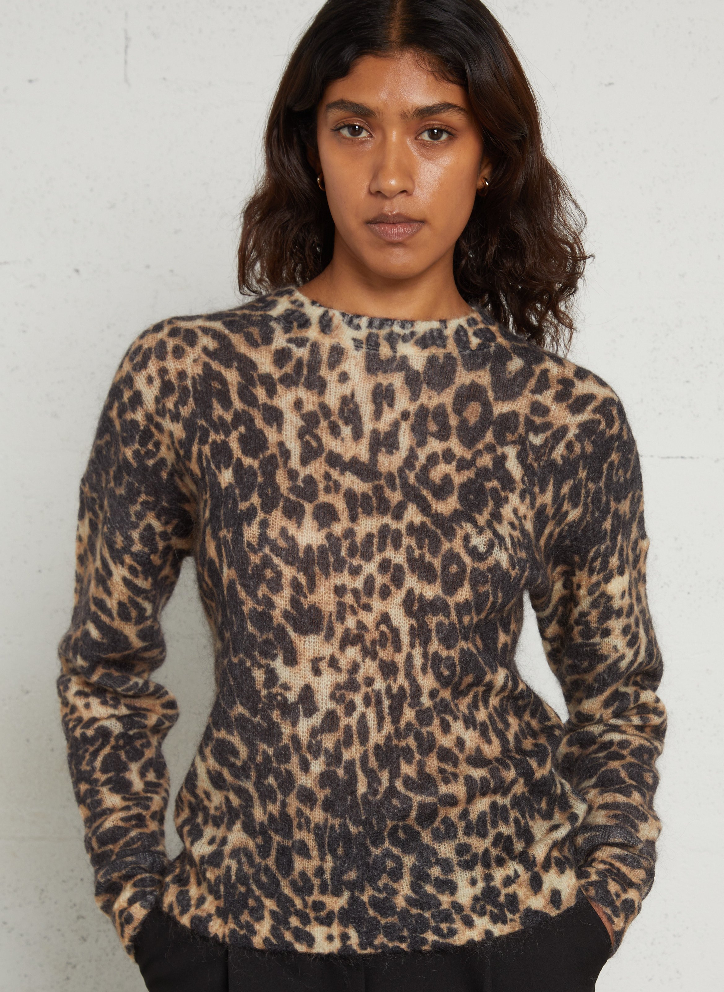Gerade geschnittener Rundhalspullover mit Animal-Print aus Wollmischung. IKKS Braun