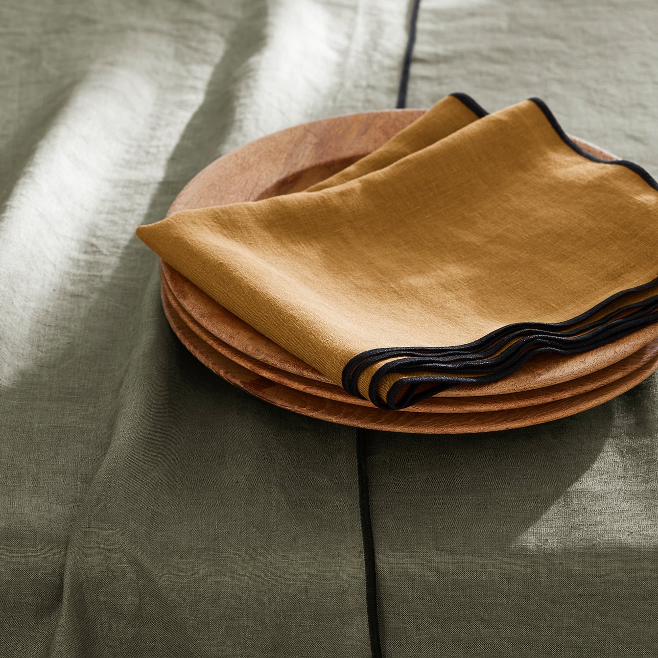 CARLINA - Square linen tablecloth MADURA Green