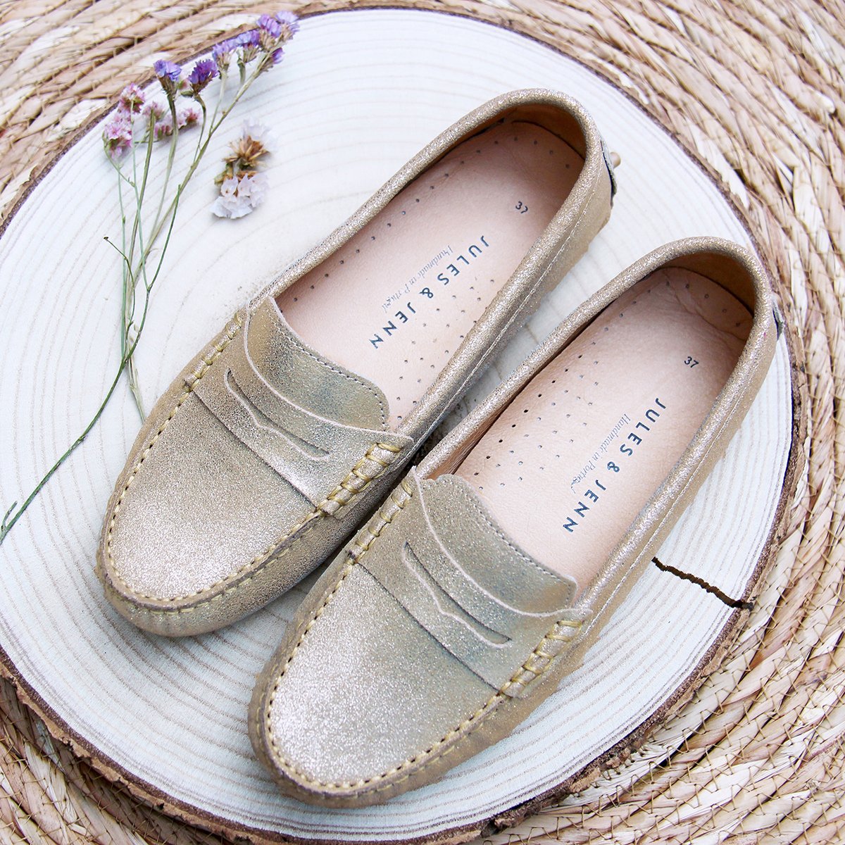 Metallic crackled leather loafers JULES & JENN Golden