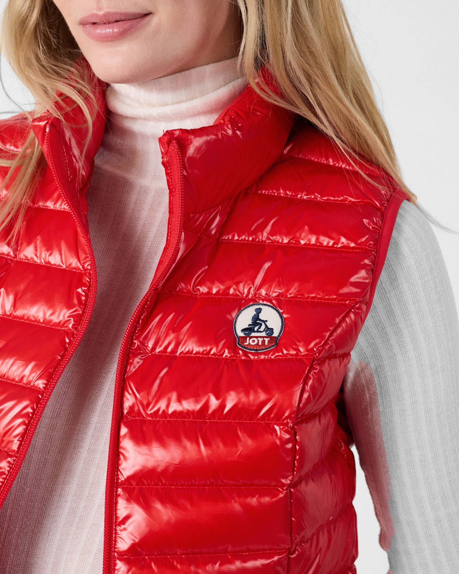 Seda Shiny Sleeveless Lightweight Puffer Coat JOTT Red