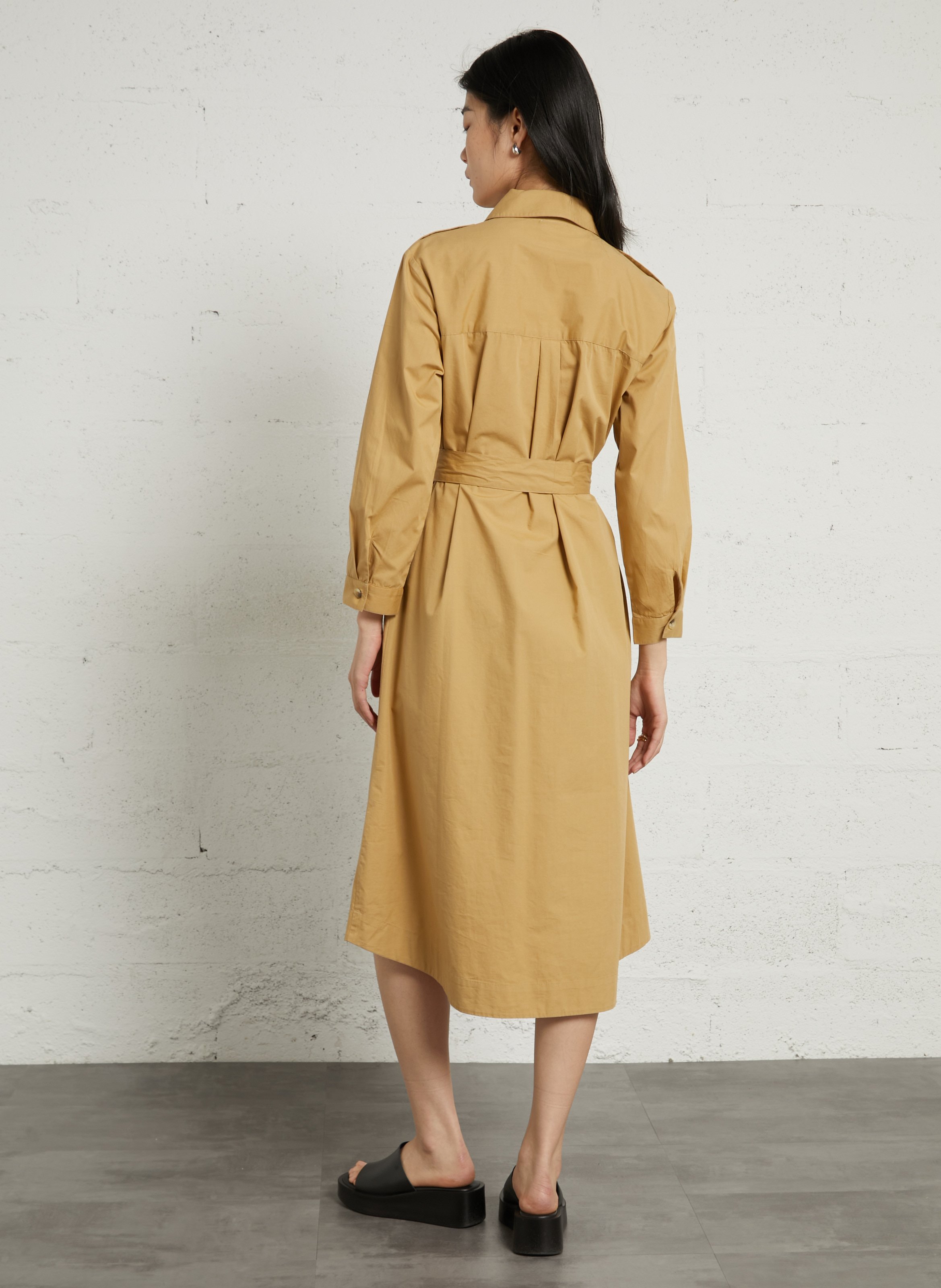 Lange jurk met knopen en riem PETITE MENDIGOTE Bruin