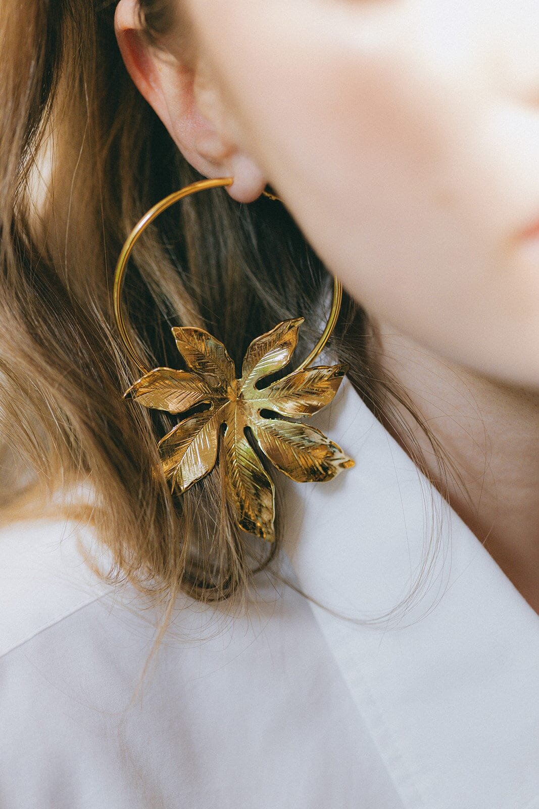 HÉLIOS - Fine gold-plated flower hoop earrings MONSIEUR SIMONE Silver